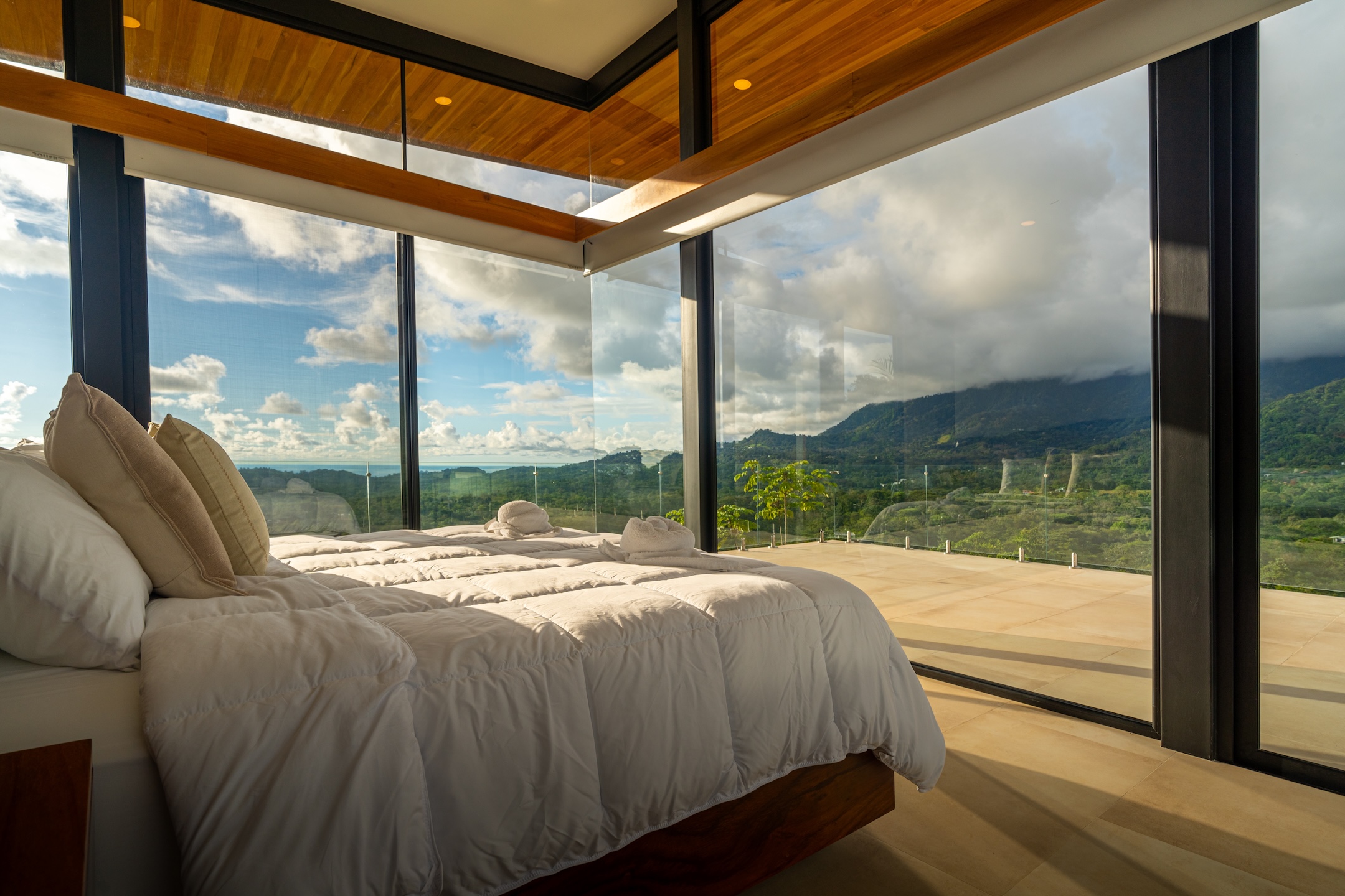 LUXURY HOME WITH OCEAN VIEWS, SOLAR POWER, AND CONTEMPORARY DESIGN, IN OJOCHAL – 1.24 ACRES