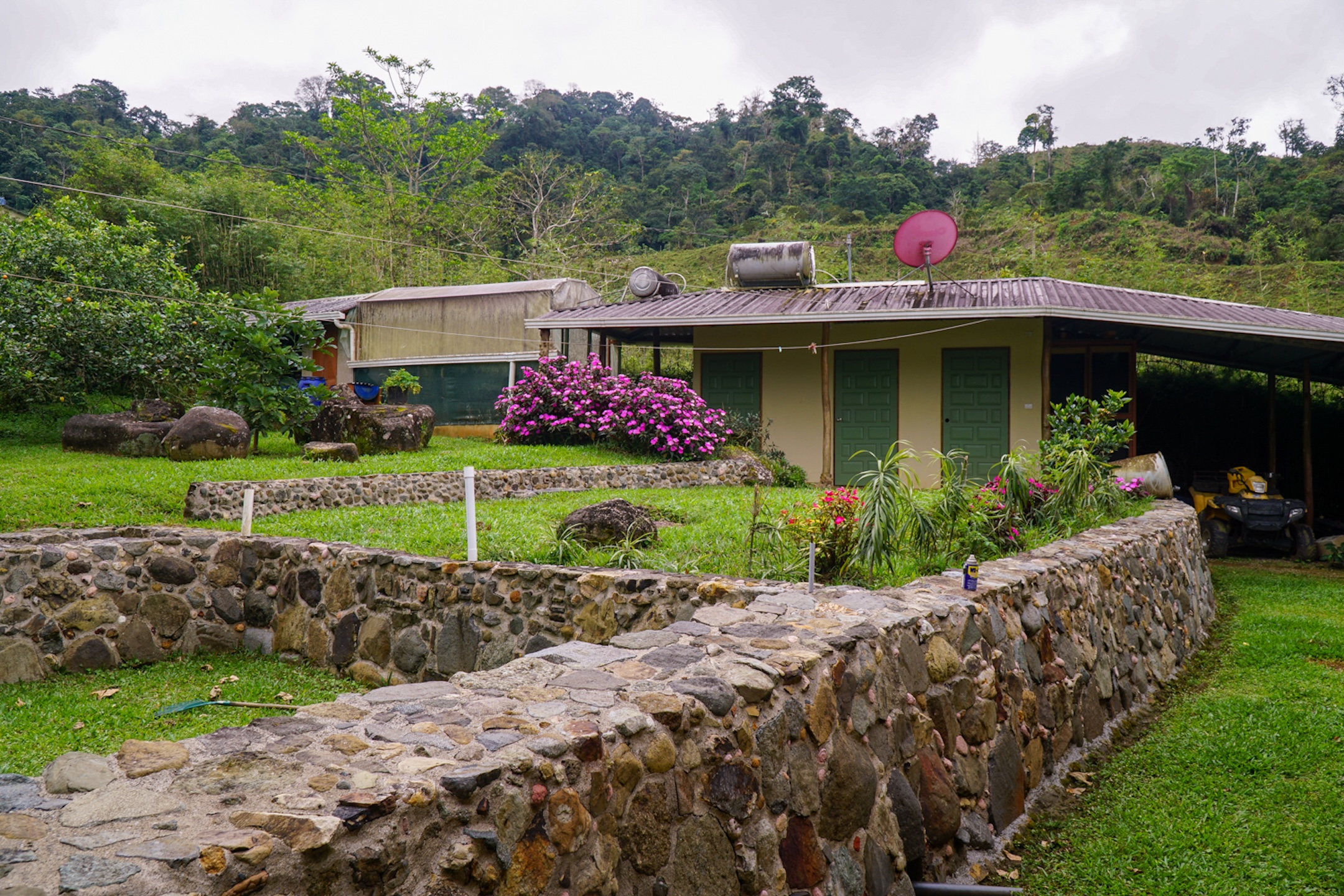 MOUNTAIN ESTATE WITH AGRICULTURAL PRODUCTION AND ECO-FRIENDLY HOUSE, IN ZAPOTAL PEREZ ZELEDON
