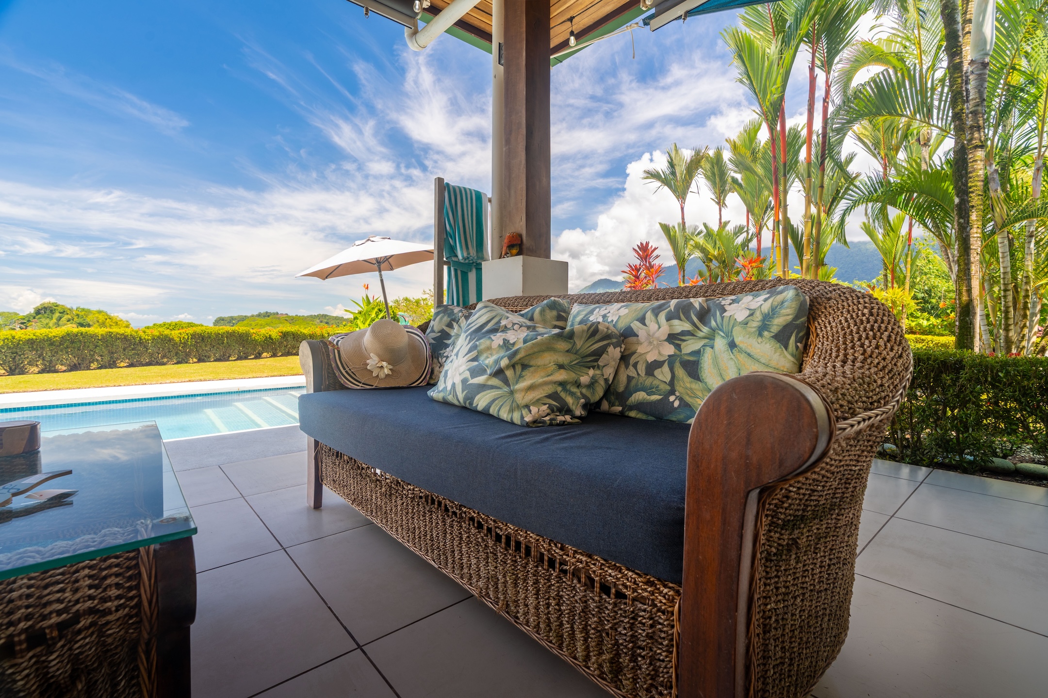 TROPICAL HOME WITH PRIVATE POOL, OCEAN AND MOUNTAIN VIEWS, IN OJOCHAL – 0.80 ACRES