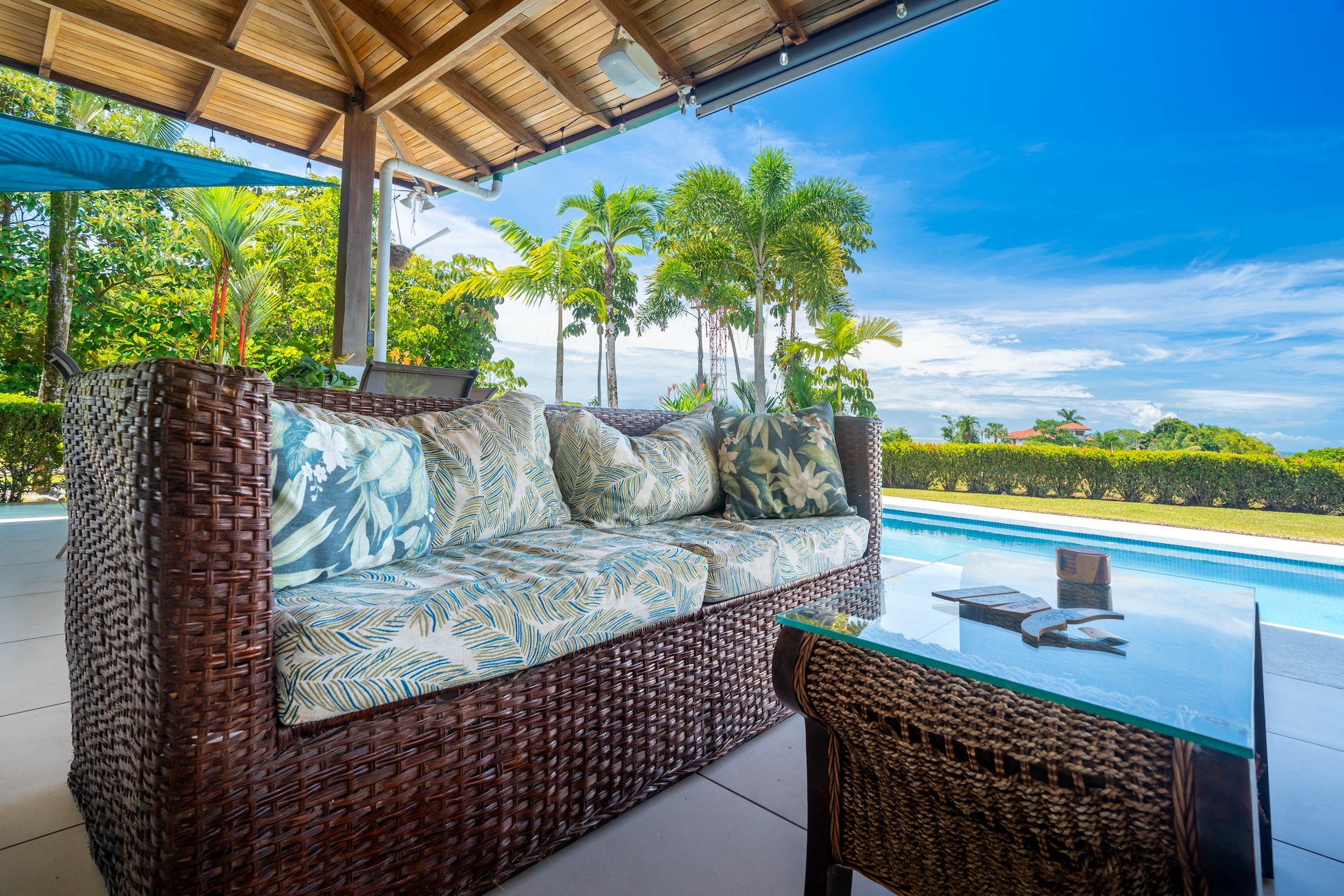 TROPICAL HOME WITH PRIVATE POOL, OCEAN AND MOUNTAIN VIEWS, IN OJOCHAL – 0.80 ACRES