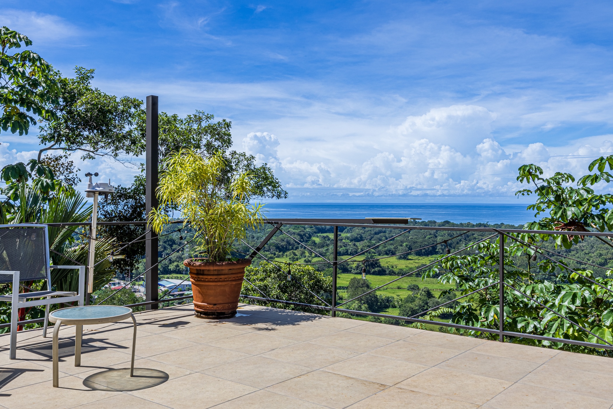 LUXURY RESIDENCE 3 BEDROOM HOME ON 6 ACRES WITH PACIFIC OCEAN VIEWS, IN MATAPALO