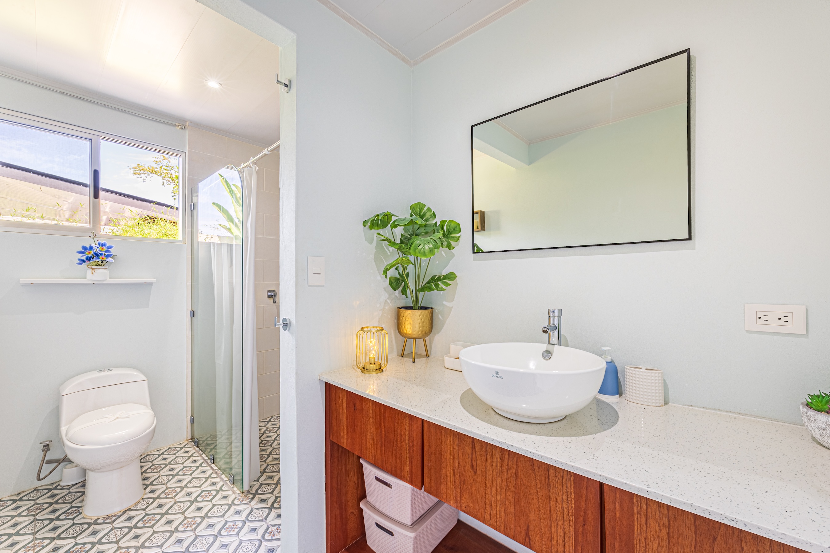 HOUSE WITH PRIVATE POOL AND TROPICAL GARDENS NEAR THE BEACH, IN BAHÍA BALLENA, UVITA