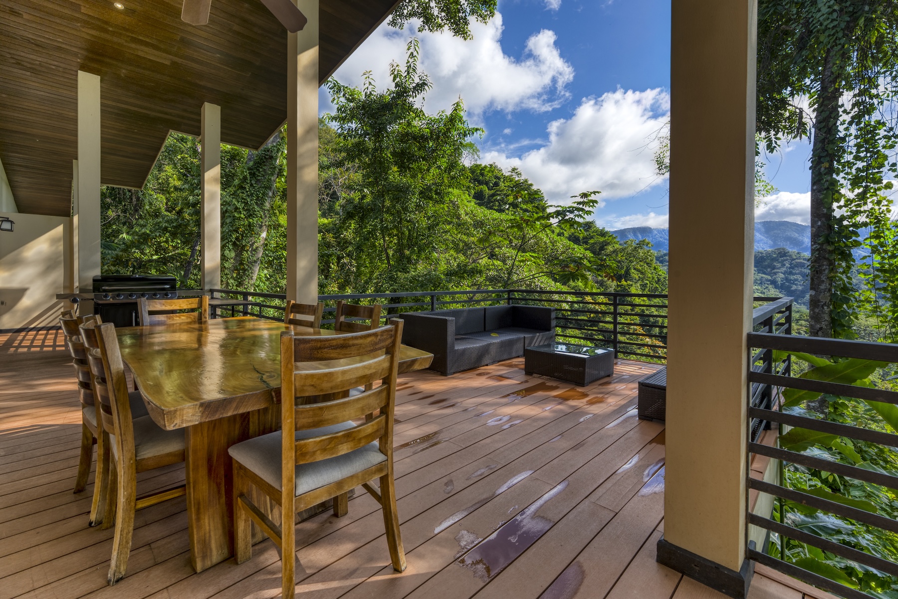 PRIVATE HOME WITH POOL, JUNGLE, AND PANORAMIC PACIFIC VIEWS, IN UVITA – 2.72 ACRES
