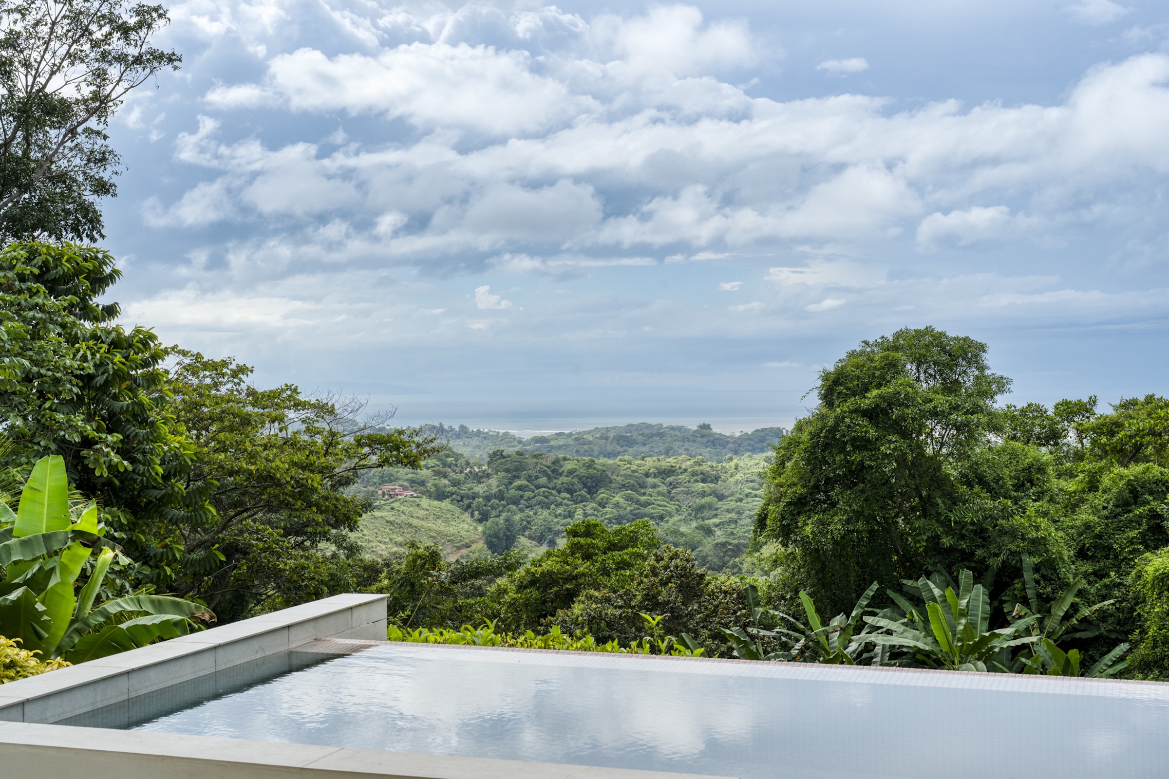 LUXURY VILLA WITH INFINITY POOL, OCEAN VIEWS, AND INVESTMENT POTENTIAL, IN OJOCHAL