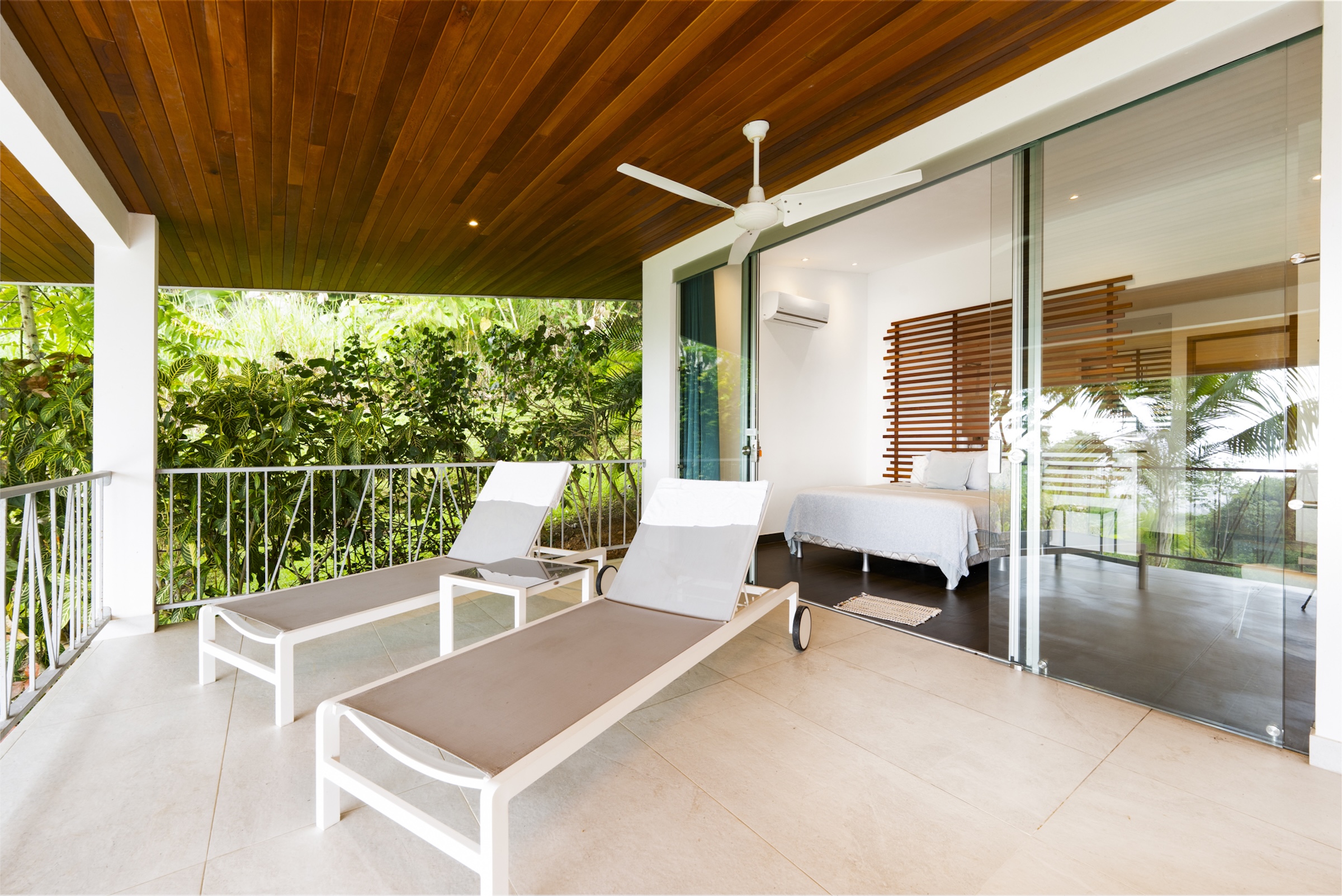 LUXURY VILLA WITH INFINITY POOL, OCEAN VIEWS, AND INVESTMENT POTENTIAL, IN OJOCHAL