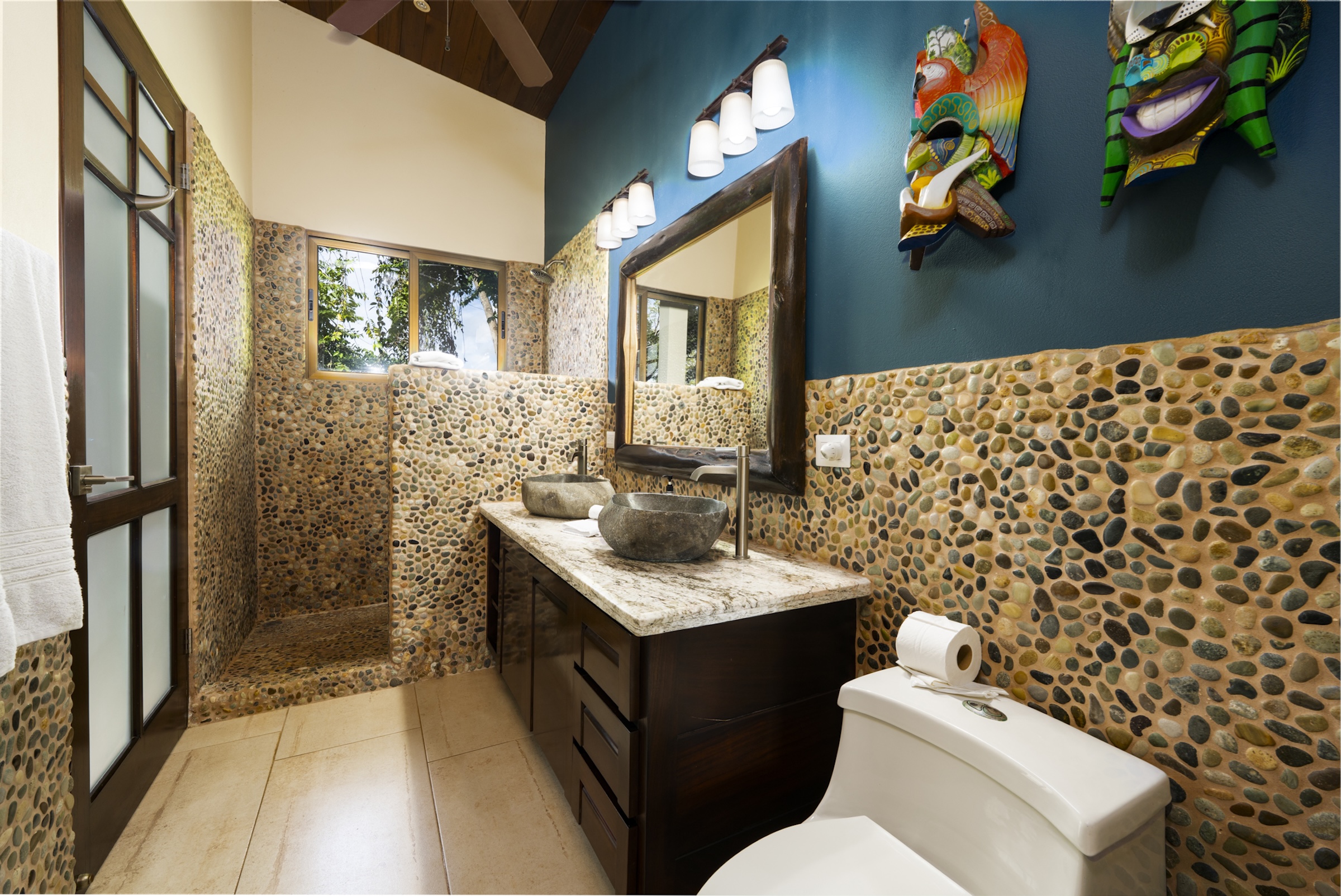 PRIVATE HOME WITH POOL, JUNGLE, AND PANORAMIC PACIFIC VIEWS, IN UVITA – 2.72 ACRES