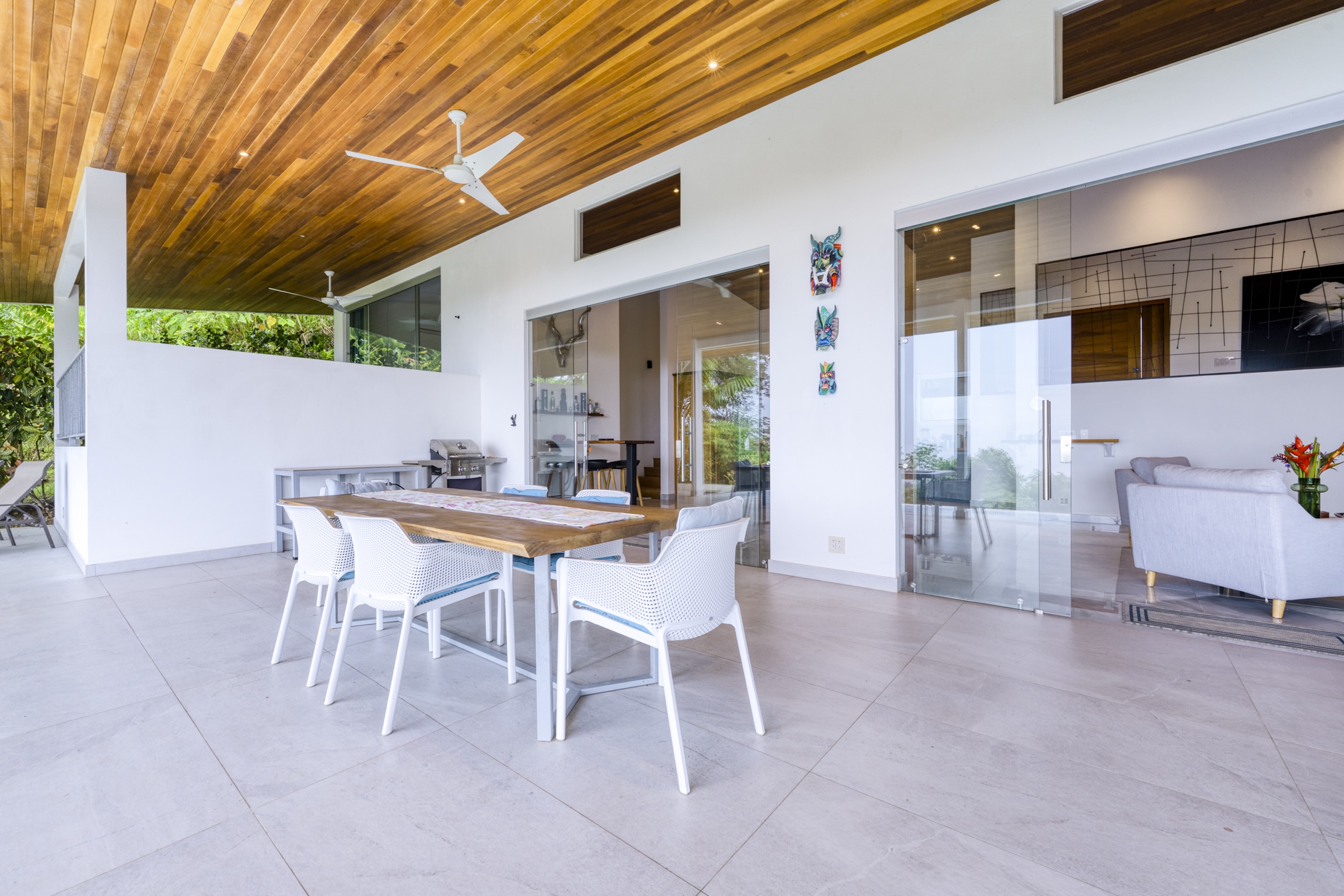 LUXURY VILLA WITH INFINITY POOL, OCEAN VIEWS, AND INVESTMENT POTENTIAL, IN OJOCHAL