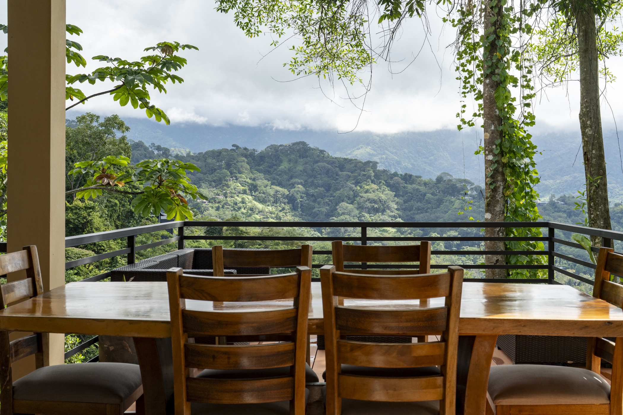 PRIVATE HOME WITH POOL, JUNGLE, AND PANORAMIC PACIFIC VIEWS, IN UVITA – 2.72 ACRES