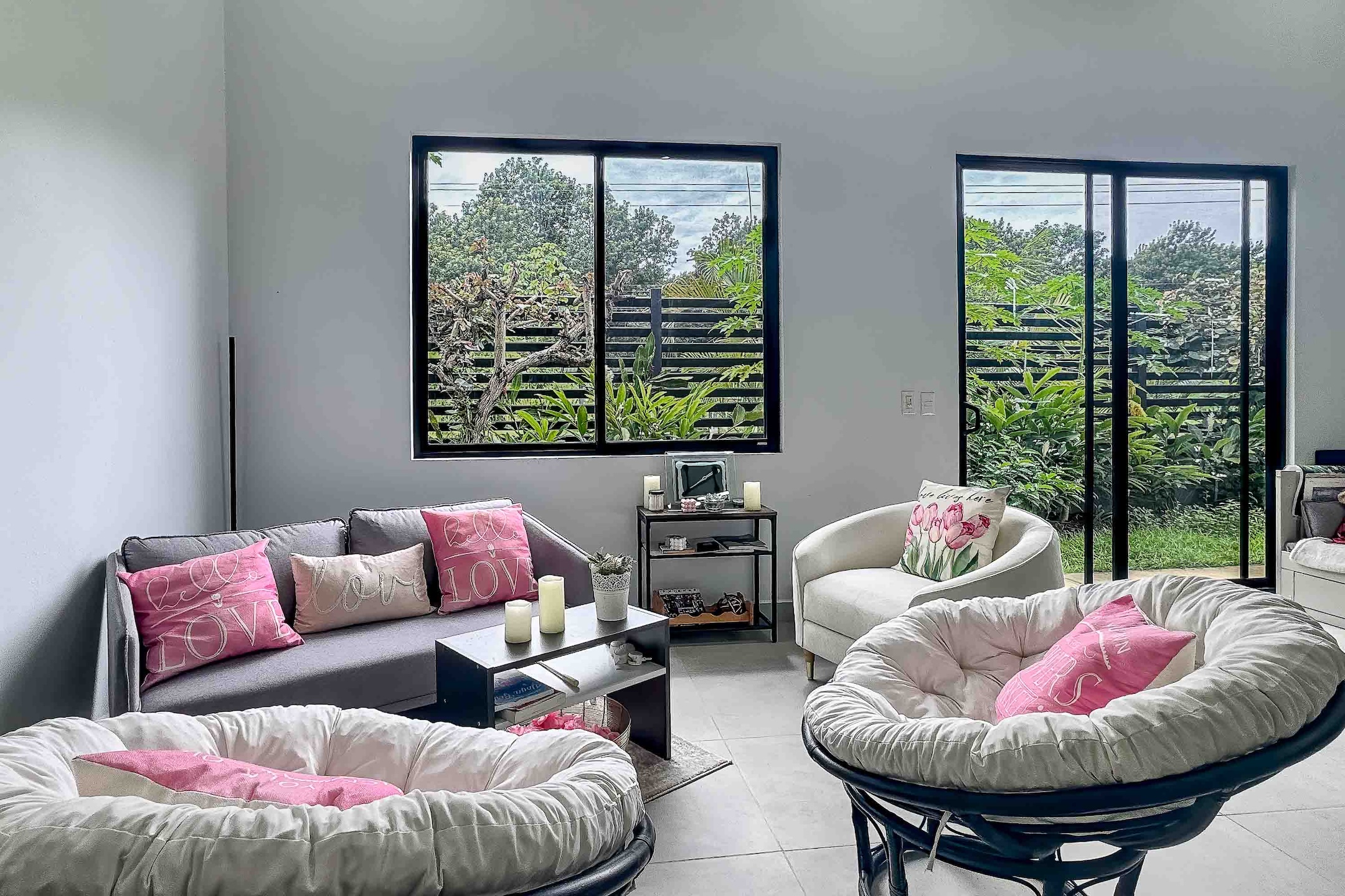 FULLY FURNISHED 2-BEDROOM HOUSE, IN QUEPOS, NEAR MANUEL ANTONIO