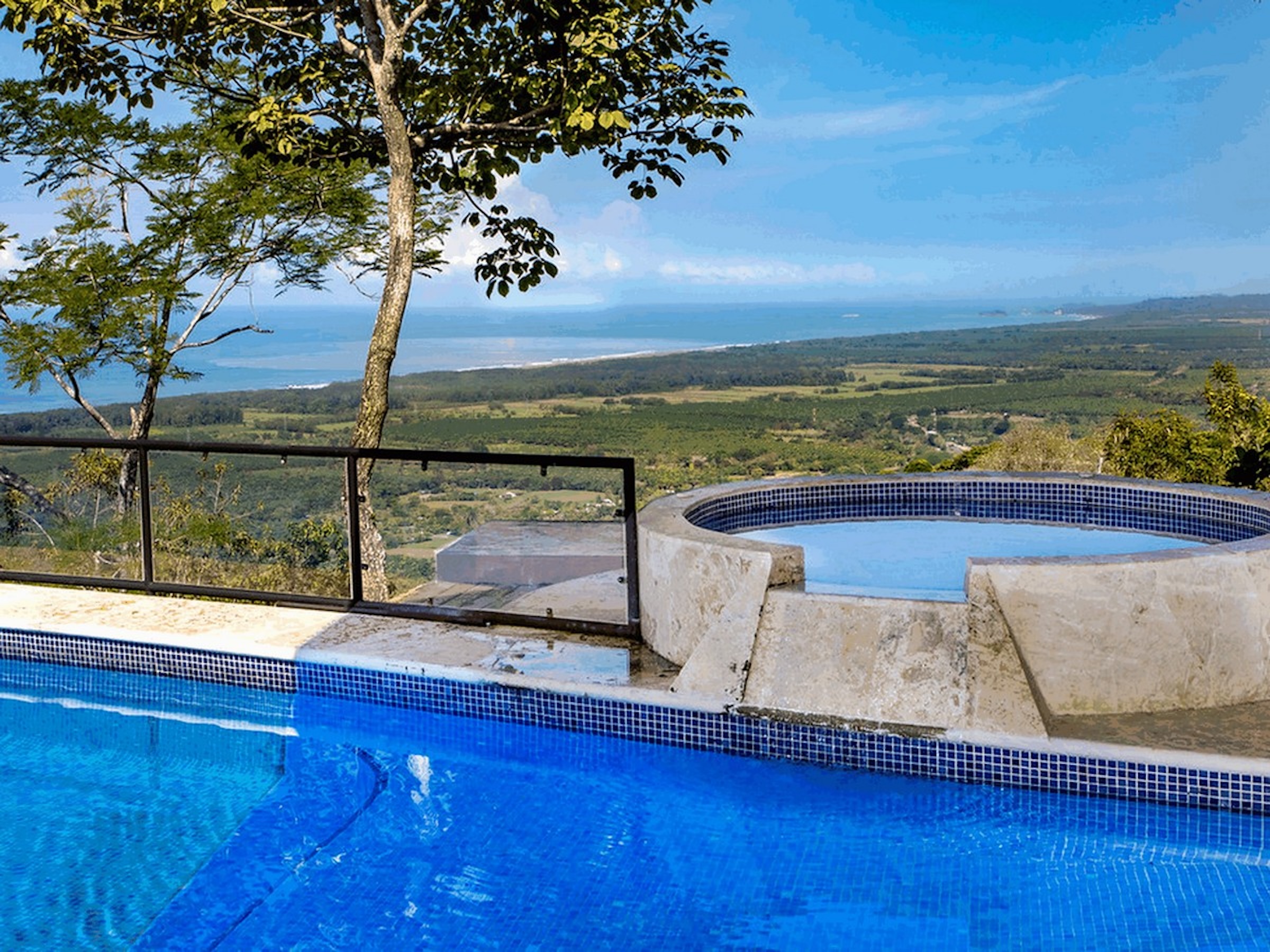 91.2-ACRE PRIVATE ESTATE WITH A MANSION, PANORAMIC OCEAN VIEWS, AND TROPICAL RAINFOREST, IN PLAYA MATAPALO