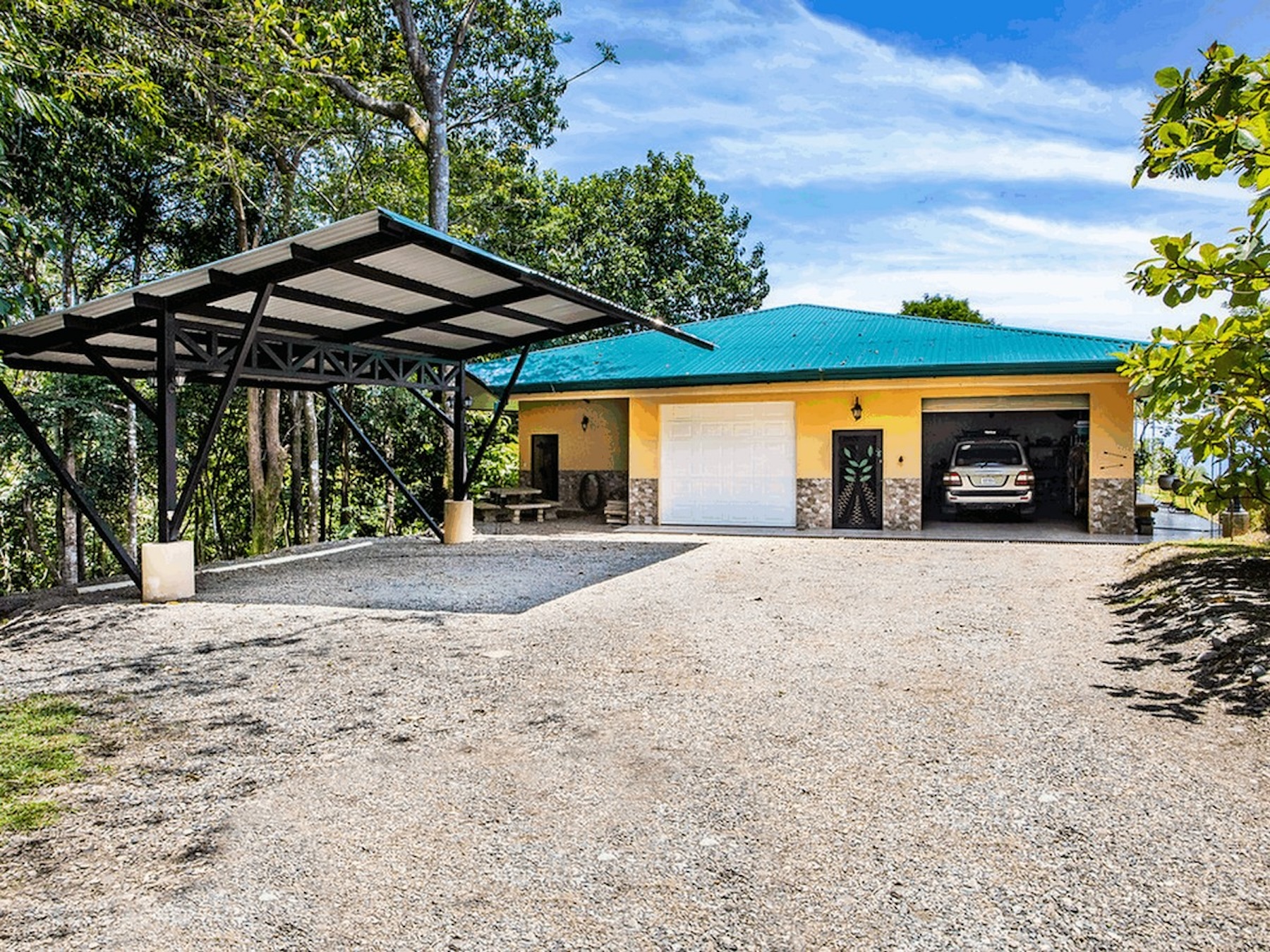 91.2-ACRE PRIVATE ESTATE WITH A MANSION, PANORAMIC OCEAN VIEWS, AND TROPICAL RAINFOREST, IN PLAYA MATAPALO