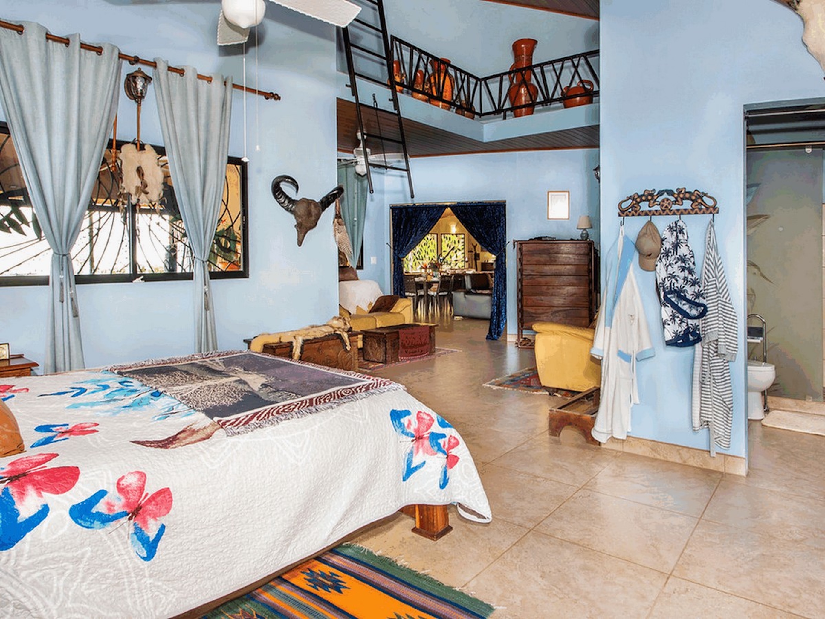 91.2-ACRE PRIVATE ESTATE WITH A MANSION, PANORAMIC OCEAN VIEWS, AND TROPICAL RAINFOREST, IN PLAYA MATAPALO