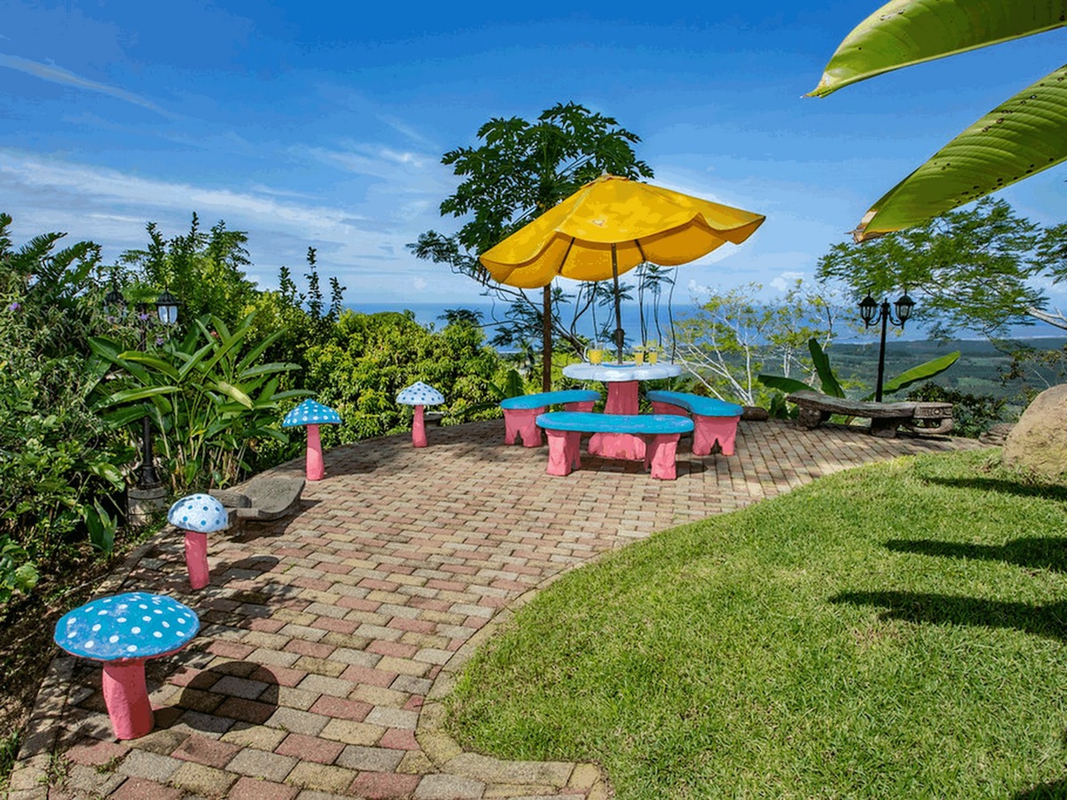 91.2-ACRE PRIVATE ESTATE WITH A MANSION, PANORAMIC OCEAN VIEWS, AND TROPICAL RAINFOREST, IN PLAYA MATAPALO