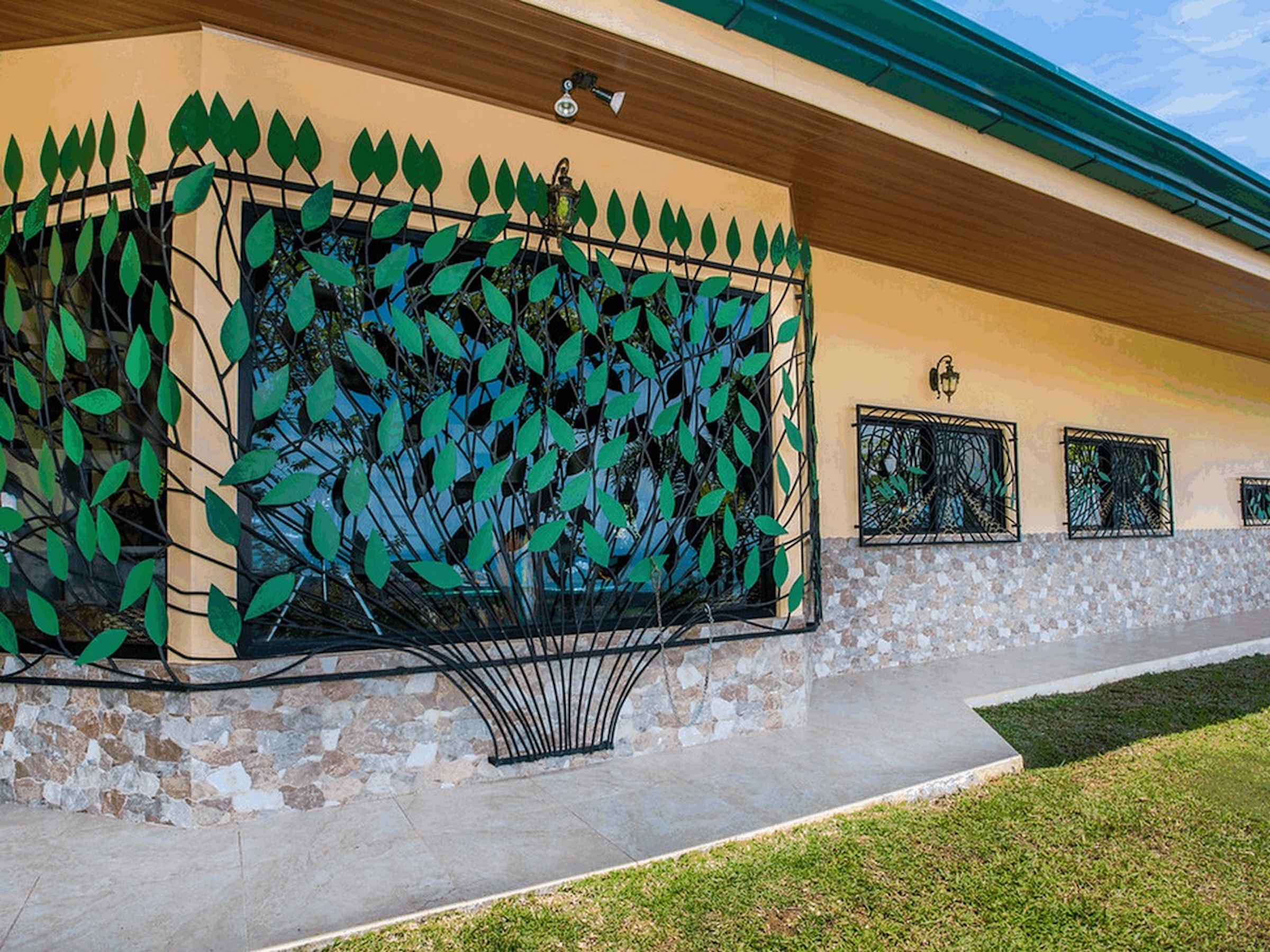 91.2-ACRE PRIVATE ESTATE WITH A MANSION, PANORAMIC OCEAN VIEWS, AND TROPICAL RAINFOREST, IN PLAYA MATAPALO