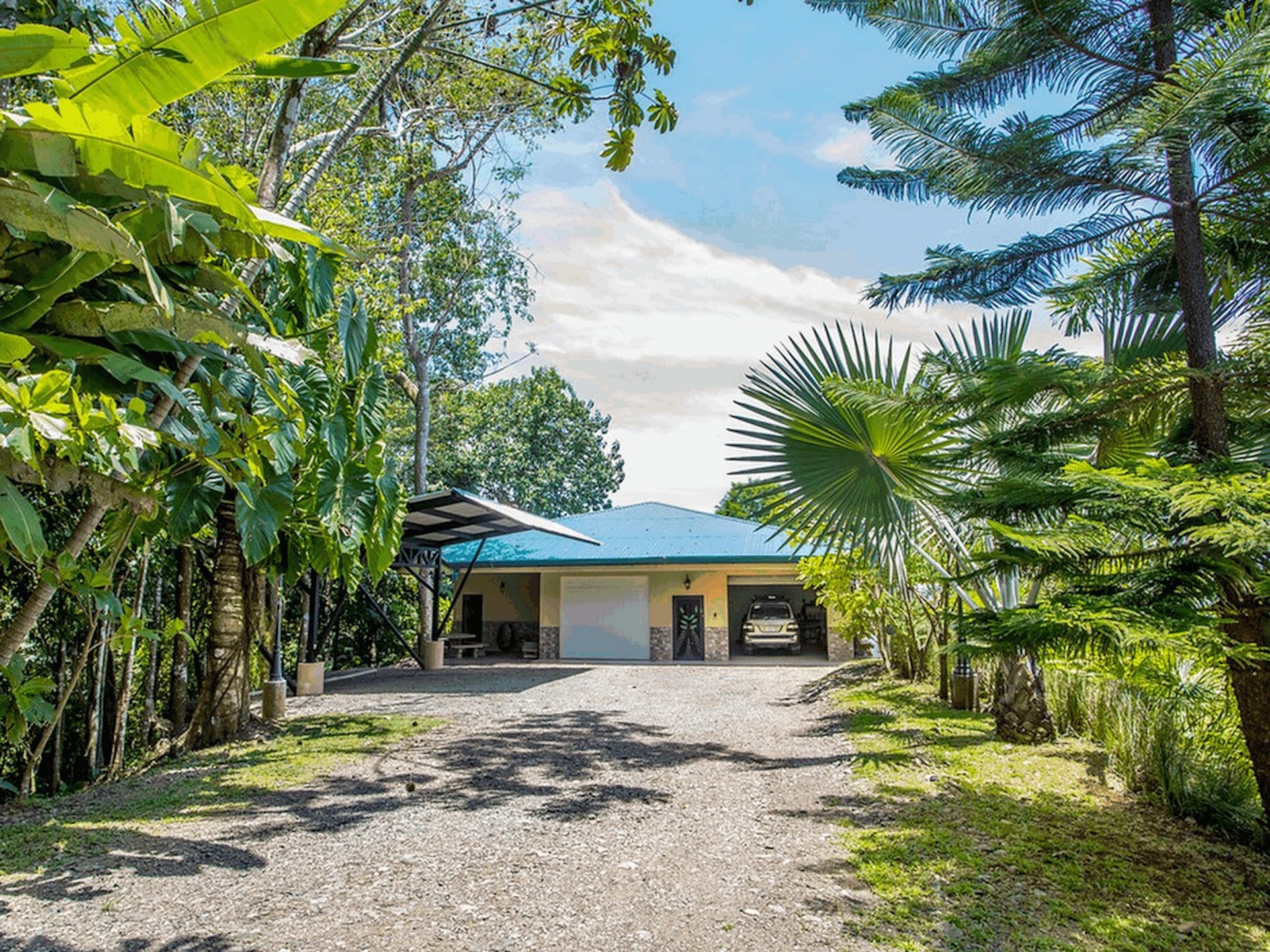 91.2-ACRE PRIVATE ESTATE WITH A MANSION, PANORAMIC OCEAN VIEWS, AND TROPICAL RAINFOREST, IN PLAYA MATAPALO
