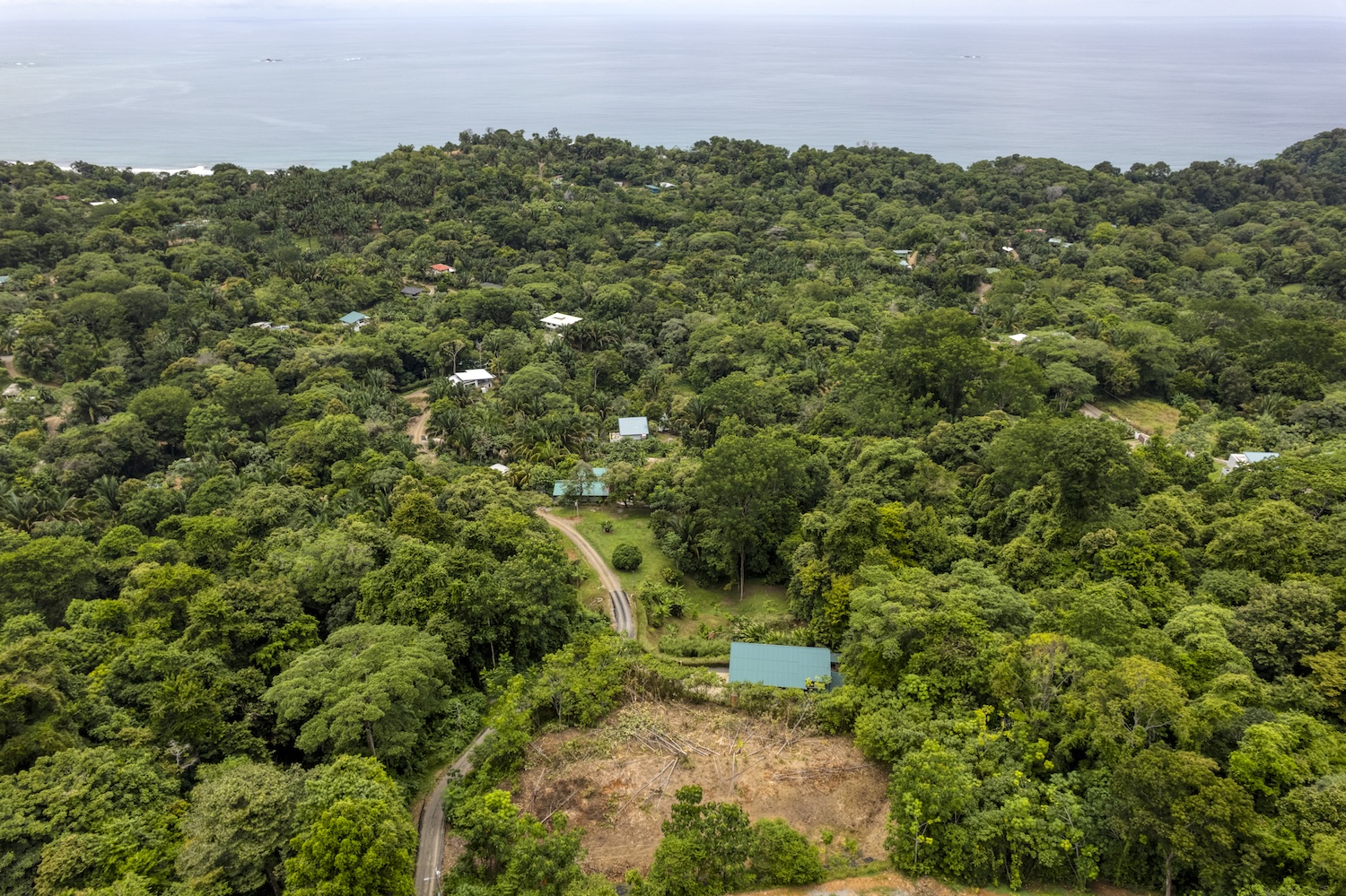 LAND WITH OCEAN VIEWS AND BUILDING POTENTIAL, IN PLAYA HERMOSA – 1.79 ACRES