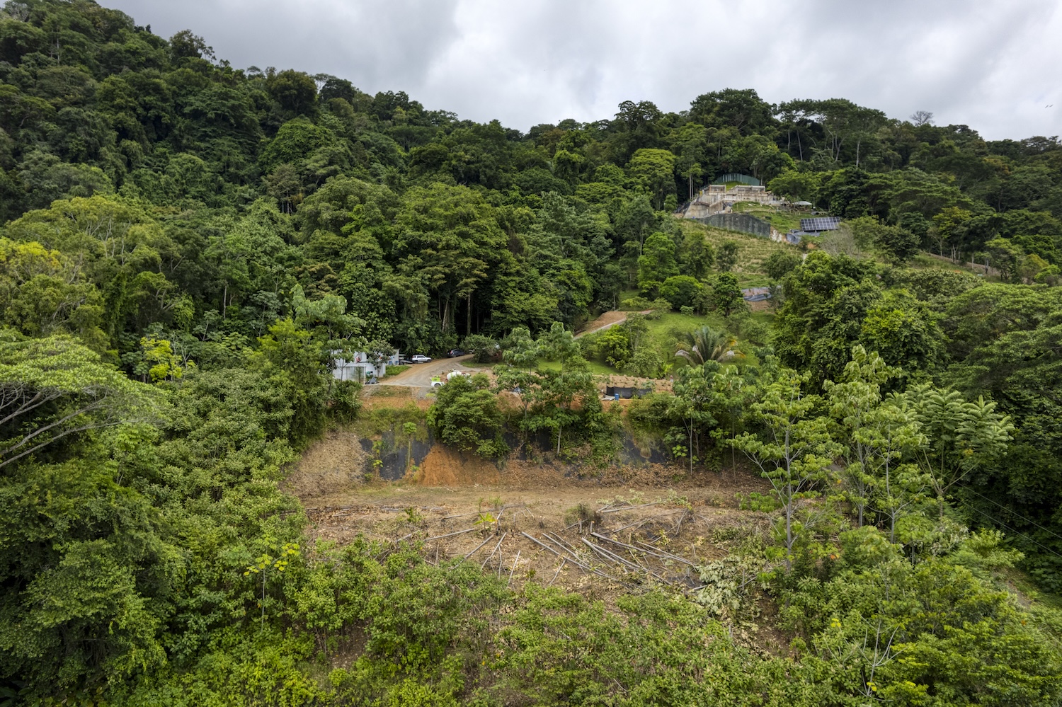 LAND WITH OCEAN VIEWS AND BUILDING POTENTIAL, IN PLAYA HERMOSA – 1.79 ACRES