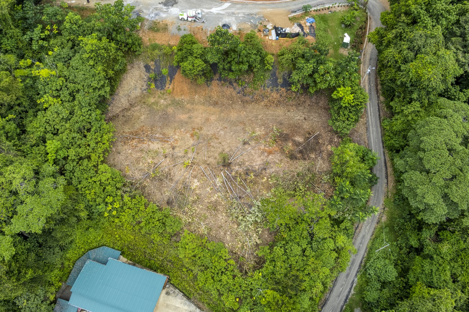 LAND WITH OCEAN VIEWS AND BUILDING POTENTIAL, IN PLAYA HERMOSA – 1.79 ACRES