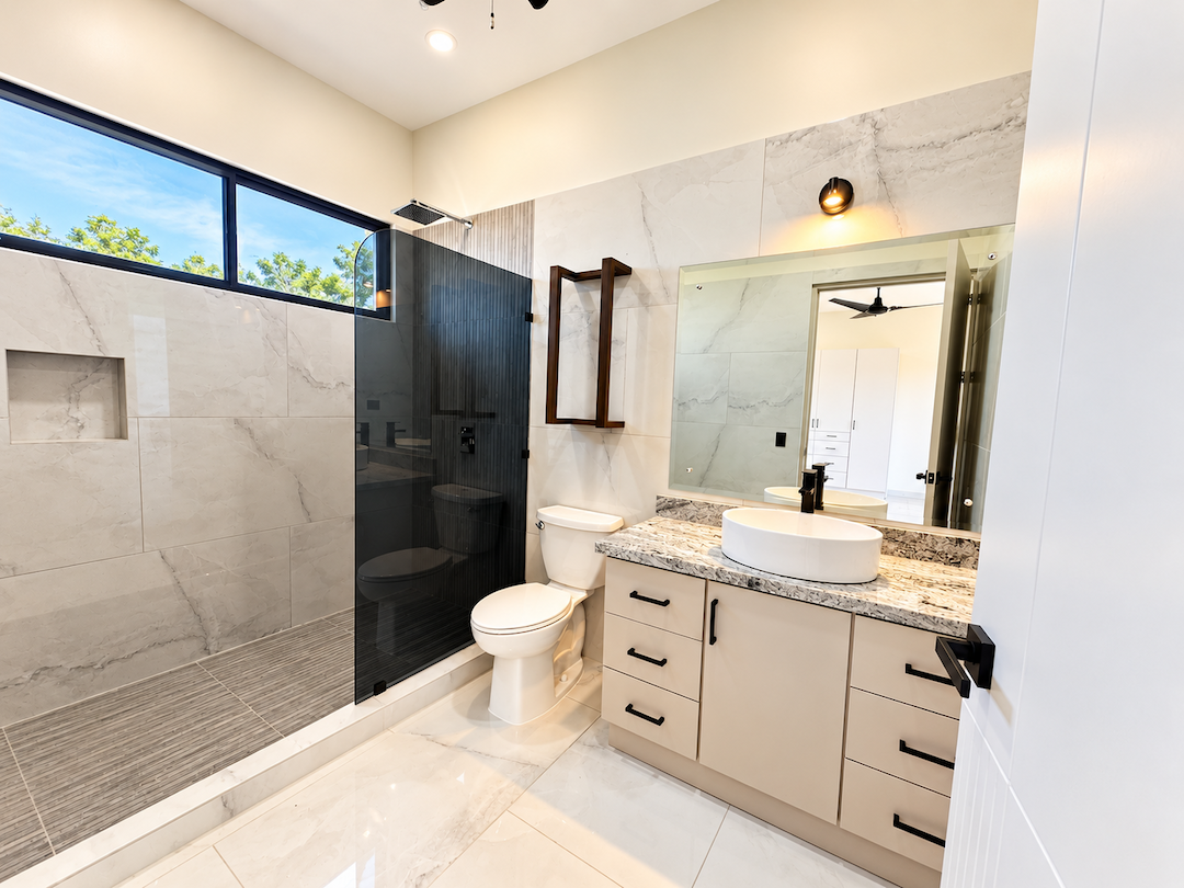 CONTEMPORARY 3-BEDROOM HOME WITH POOL AND TROPICAL GARDENS, IN UVITA – 0.11 ACRES