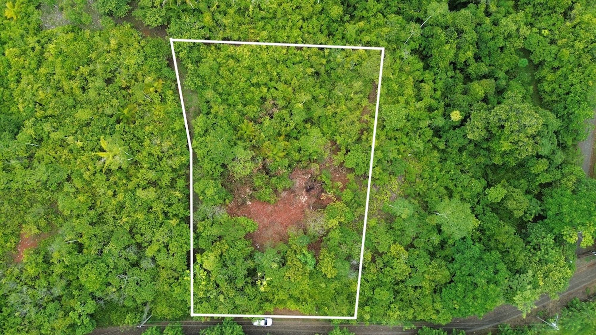 LAND WITH EXPANSIVE SEA VIEWS AND EASY YEAR-ROUND ACCESS, NEAR TO PARRITA