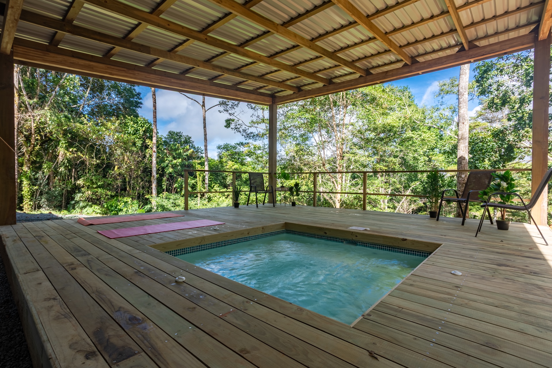 NATURAL RETREAT WITH THREE BEDROOMS IN TINAMASTES WITH A YEAR-ROUND STREAM AND DEVELOPMENT POTENTIAL – 3.5 ACRES