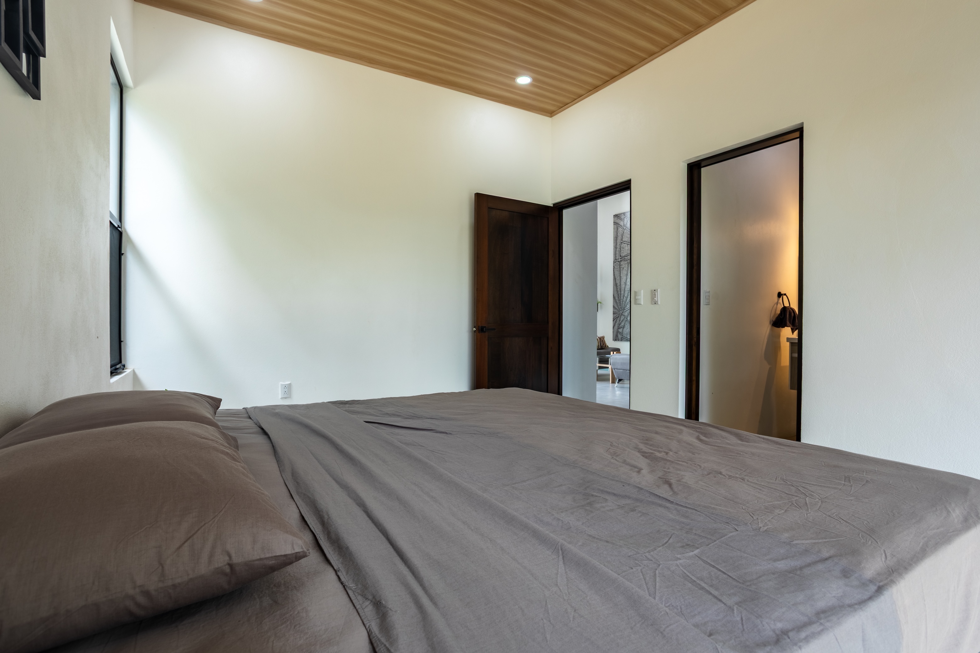 NATURAL RETREAT WITH THREE BEDROOMS IN TINAMASTES WITH A YEAR-ROUND STREAM AND DEVELOPMENT POTENTIAL – 3.5 ACRES