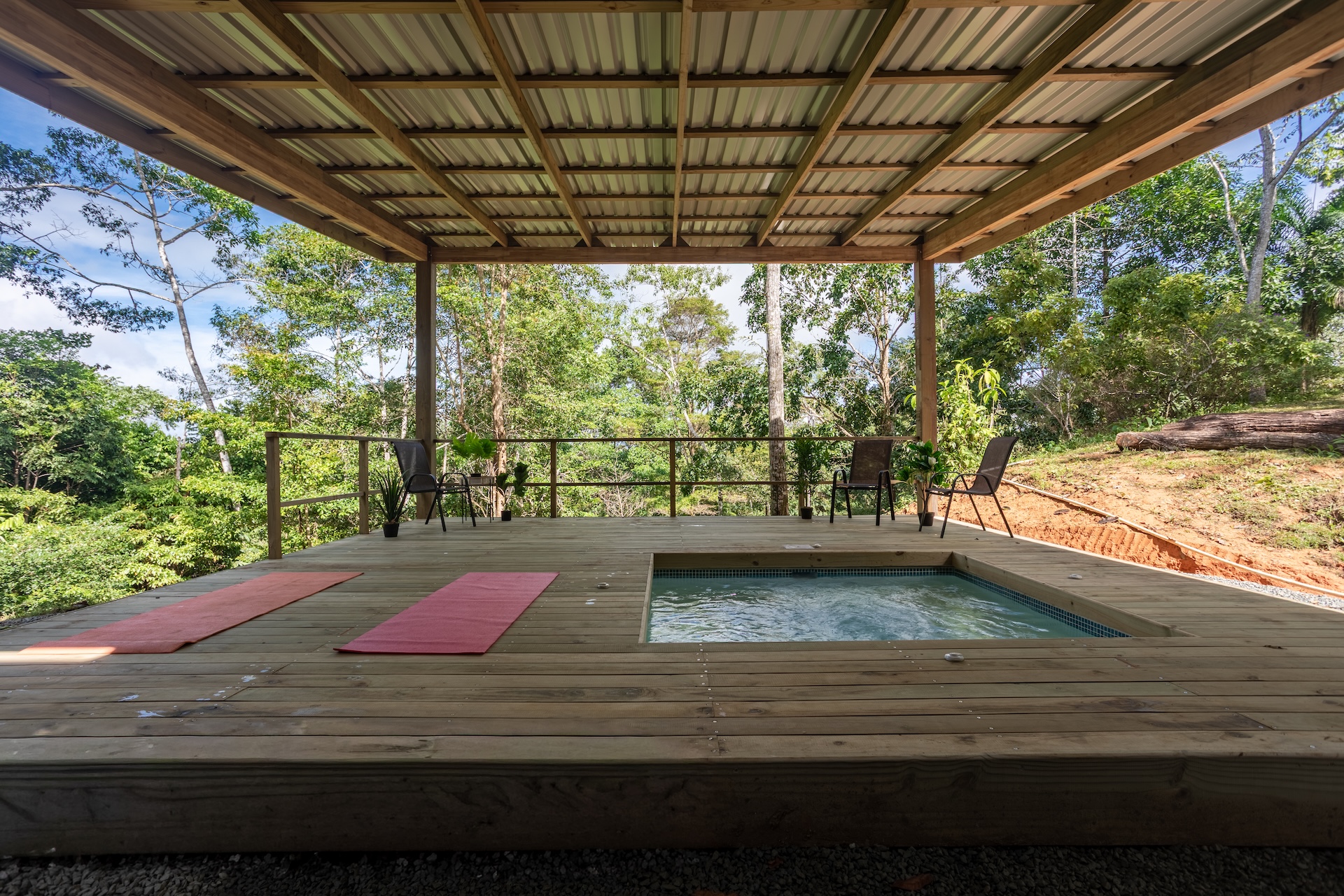 NATURAL RETREAT WITH THREE BEDROOMS IN TINAMASTES WITH A YEAR-ROUND STREAM AND DEVELOPMENT POTENTIAL – 3.5 ACRES