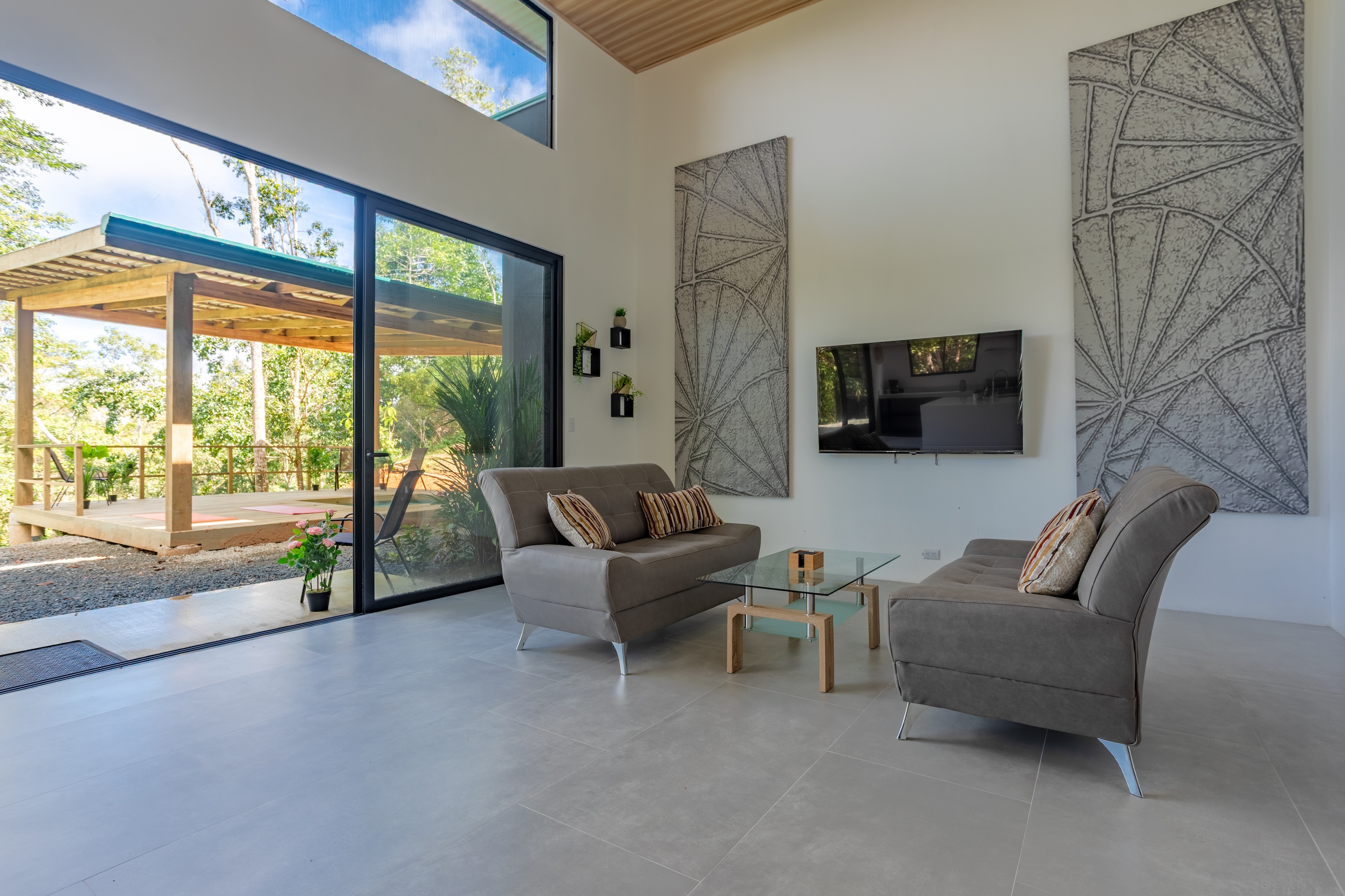 NATURAL RETREAT WITH THREE BEDROOMS IN TINAMASTES WITH A YEAR-ROUND STREAM AND DEVELOPMENT POTENTIAL – 3.5 ACRES