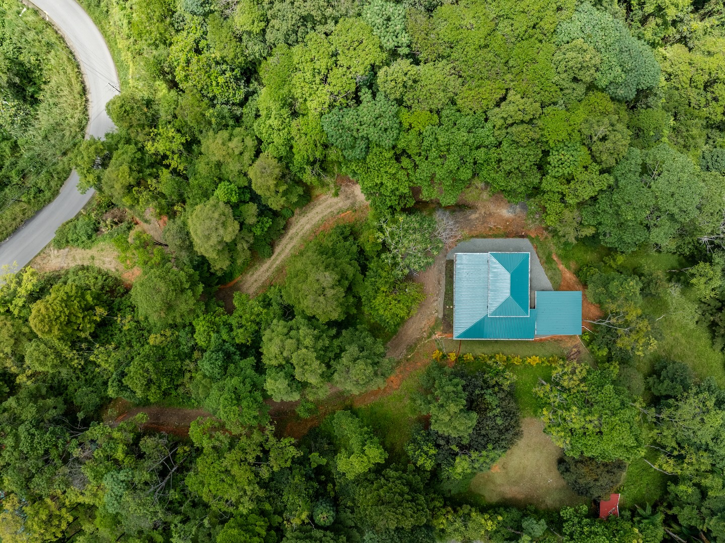 NATURAL RETREAT WITH THREE BEDROOMS IN TINAMASTES WITH A YEAR-ROUND STREAM AND DEVELOPMENT POTENTIAL – 3.5 ACRES