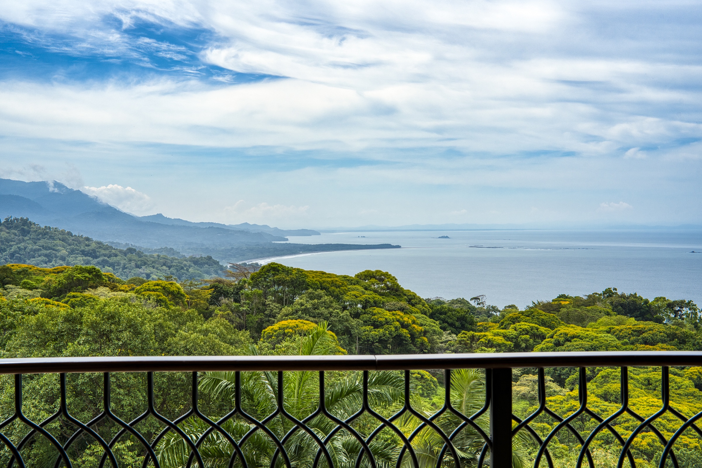 CASA LADERA: EXCLUSIVE ESTATE WITH PANORAMIC PACIFIC VIEWS, IN ESCALERAS – 6.21 ACRES