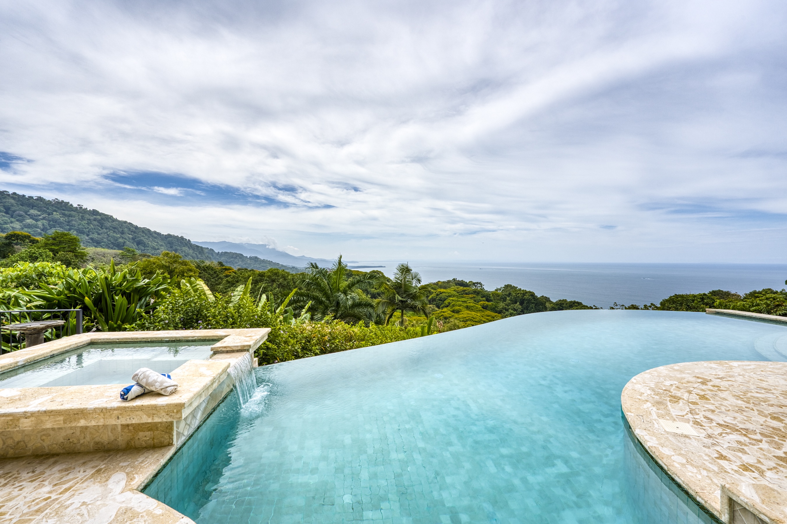 CASA LADERA: EXCLUSIVE ESTATE WITH PANORAMIC PACIFIC VIEWS, IN ESCALERAS – 6.21 ACRES