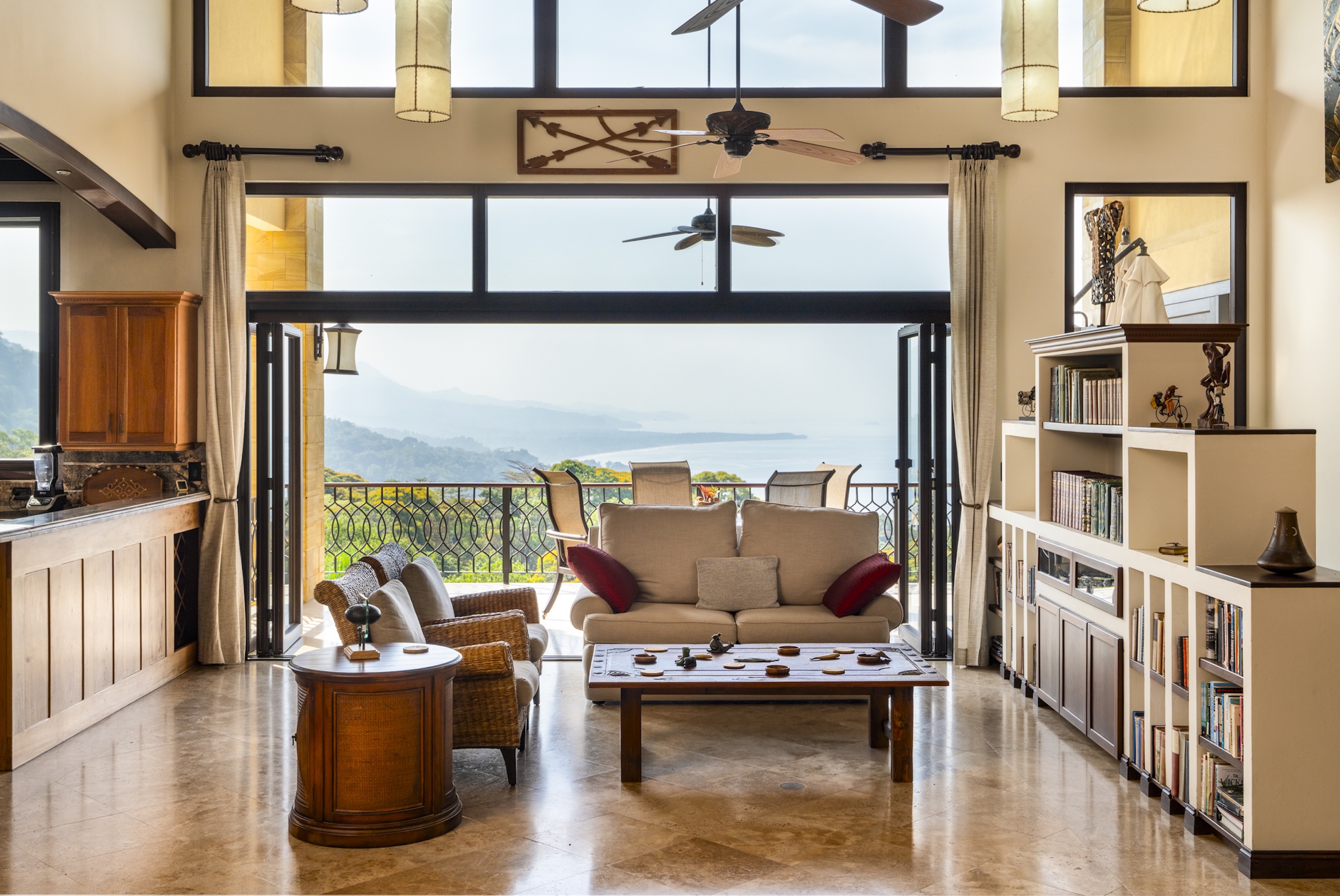 CASA LADERA: EXCLUSIVE ESTATE WITH PANORAMIC PACIFIC VIEWS, IN ESCALERAS – 6.21 ACRES