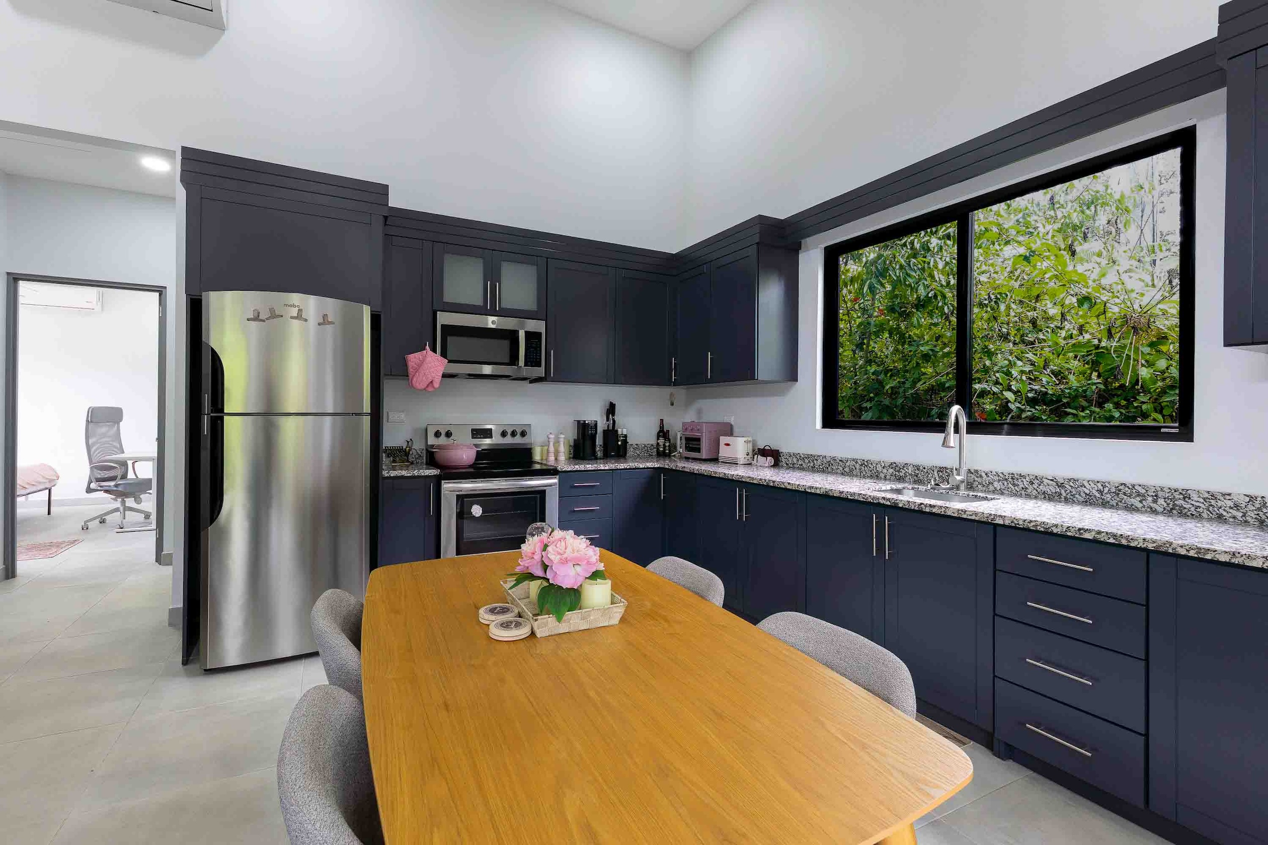 FULLY FURNISHED 2-BEDROOM HOUSE, IN QUEPOS, NEAR MANUEL ANTONIO