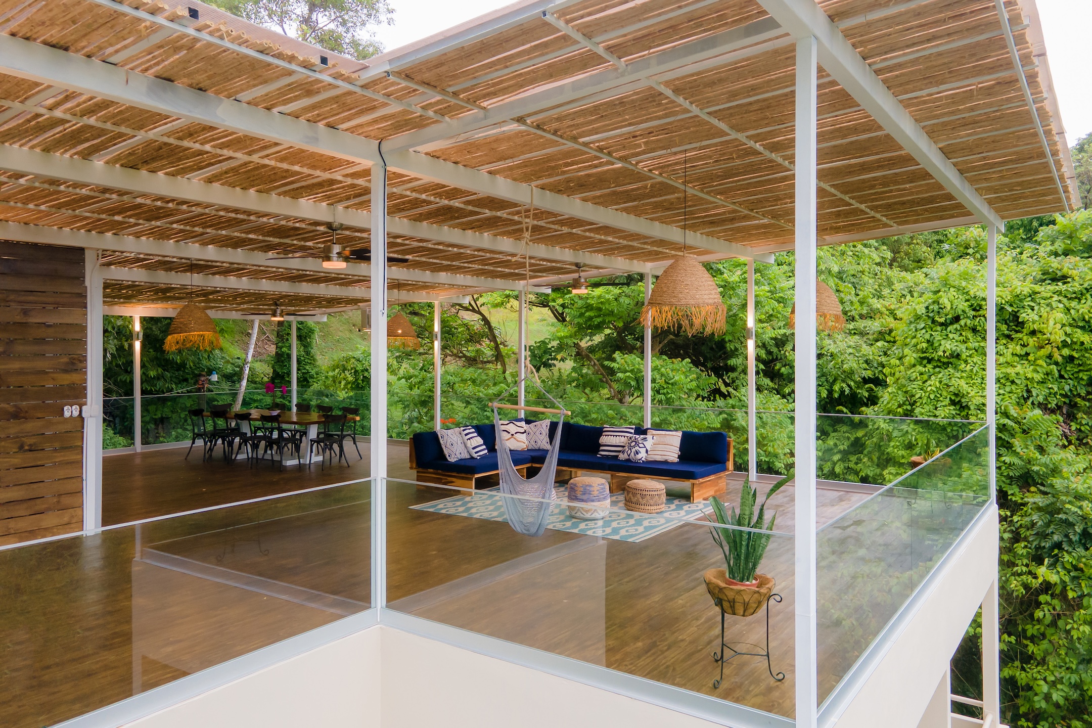 VILLA CAIMITO: EXCLUSIVE 9-BEDROOM PROPERTY WITH PACIFIC VIEWS, IN MANUEL ANTONIO