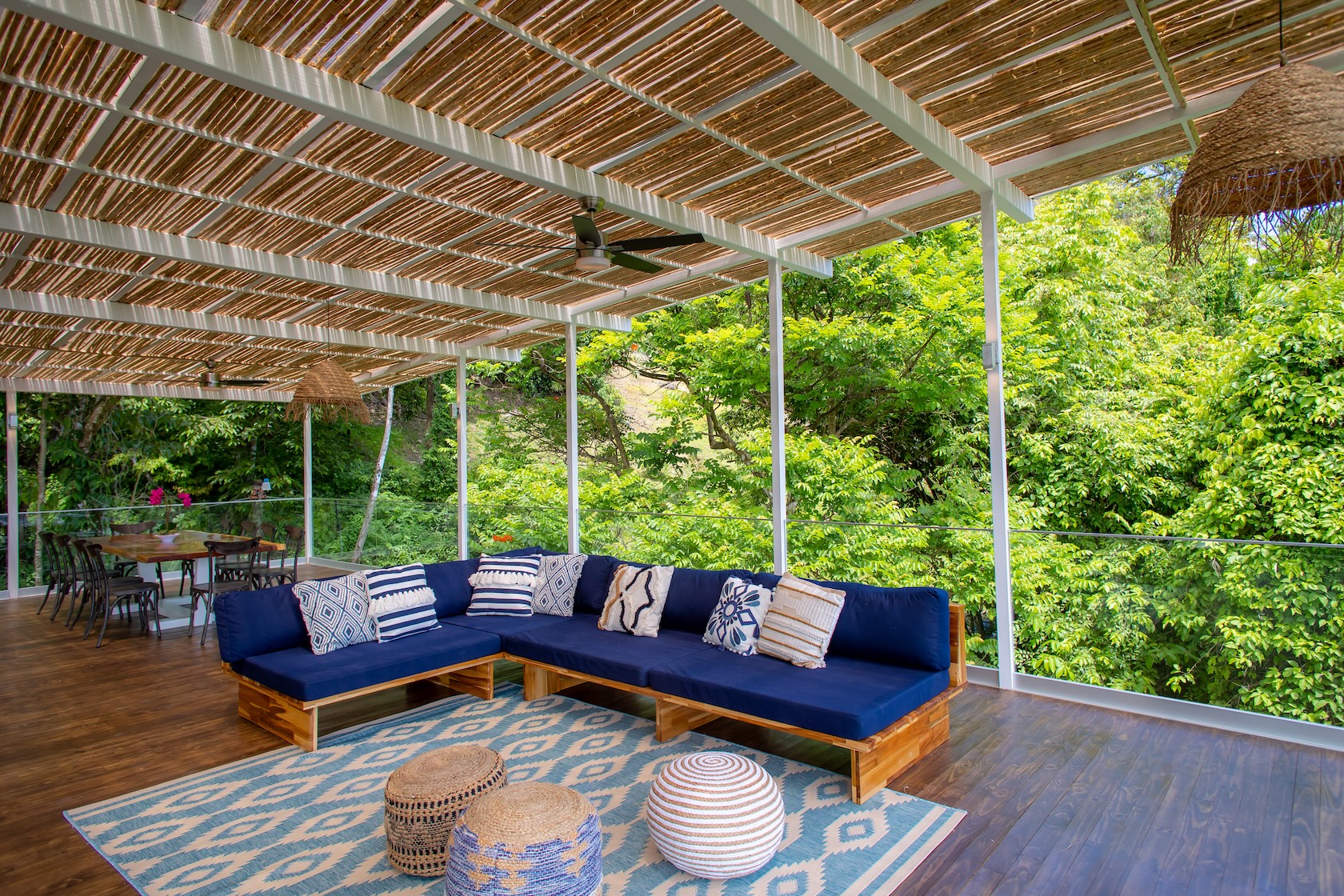 VILLA CAIMITO: EXCLUSIVE 9-BEDROOM PROPERTY WITH PACIFIC VIEWS, IN MANUEL ANTONIO