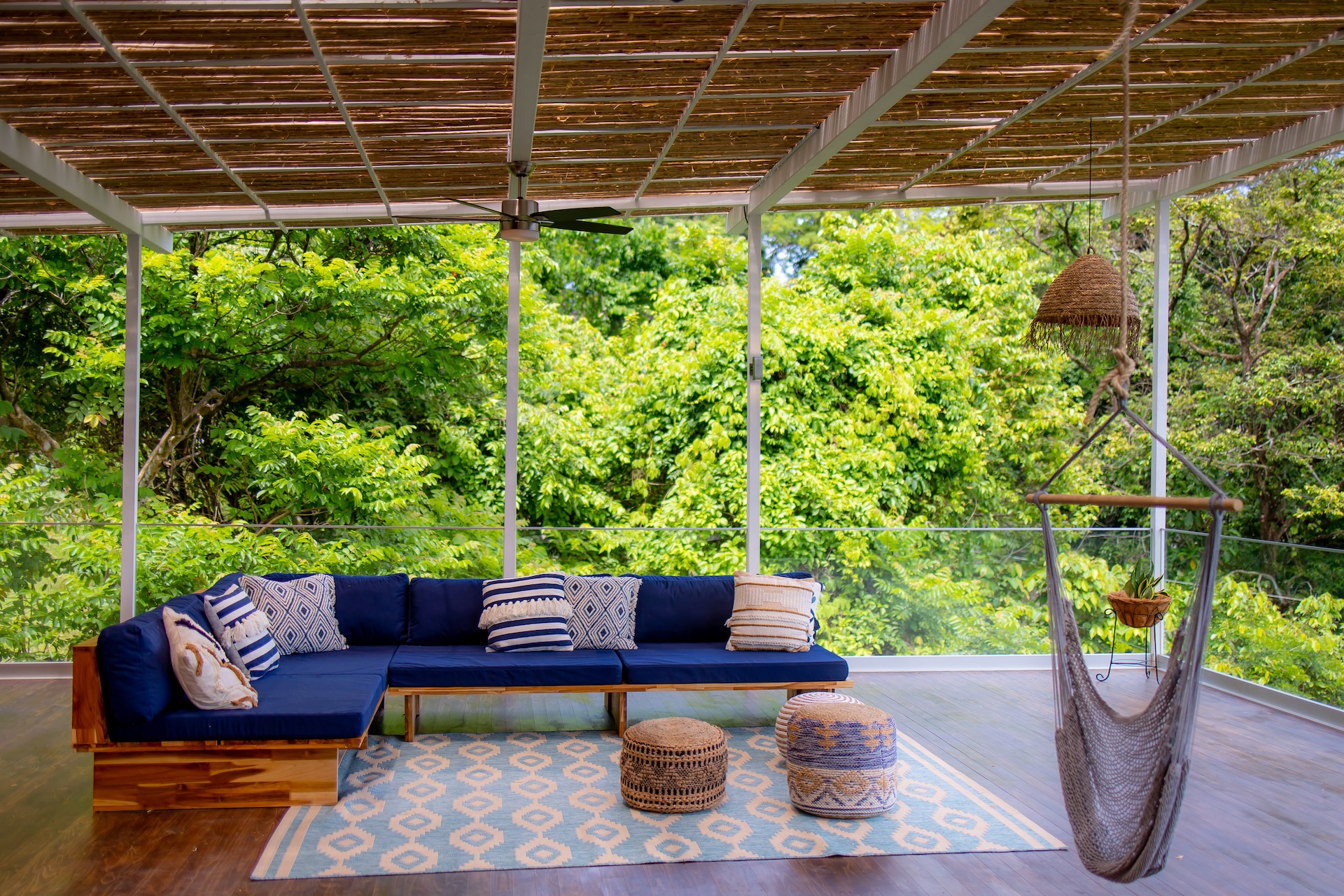 VILLA CAIMITO: EXCLUSIVE 9-BEDROOM PROPERTY WITH PACIFIC VIEWS, IN MANUEL ANTONIO