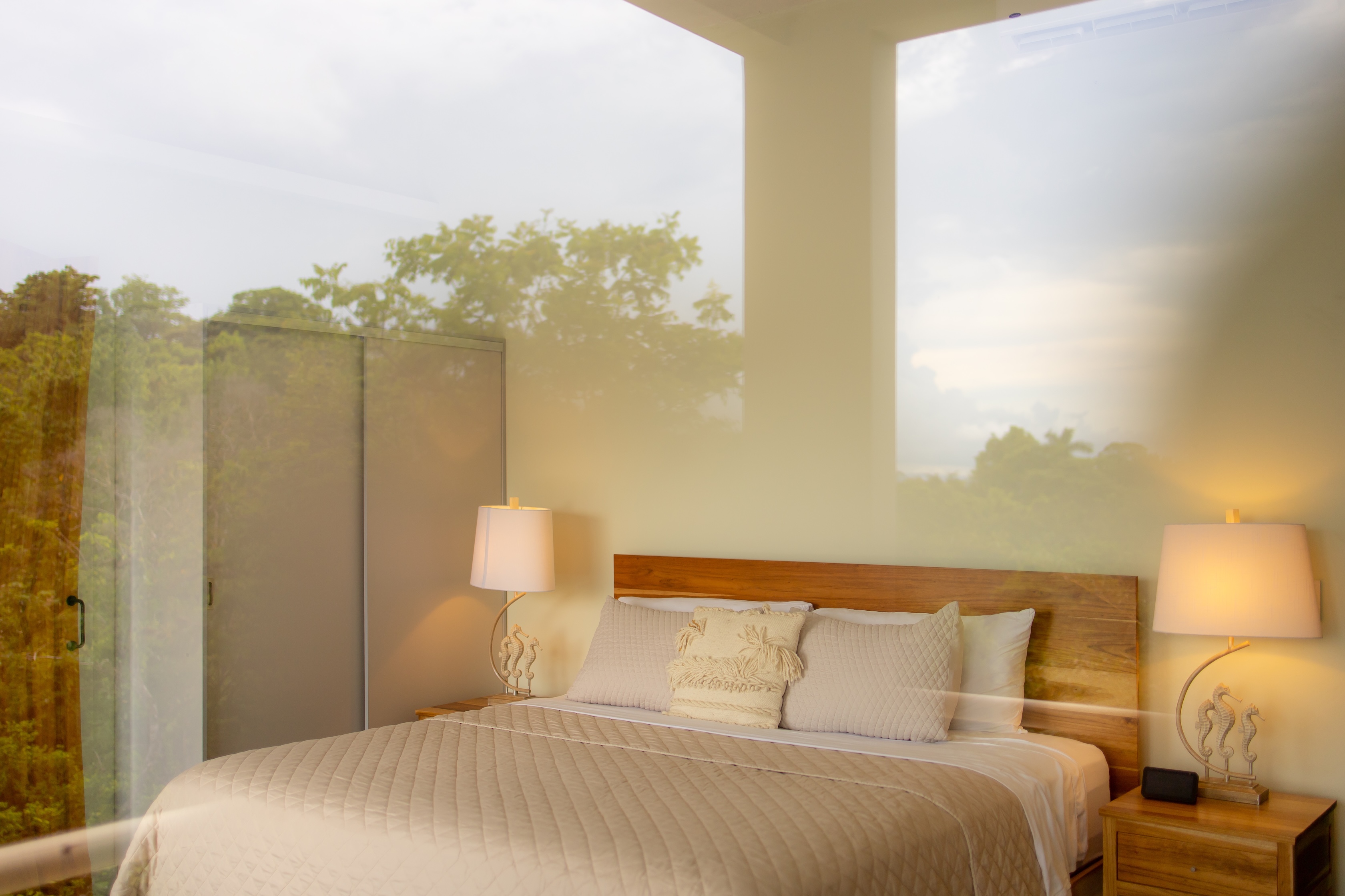 VILLA CAIMITO: EXCLUSIVE 9-BEDROOM PROPERTY WITH PACIFIC VIEWS, IN MANUEL ANTONIO
