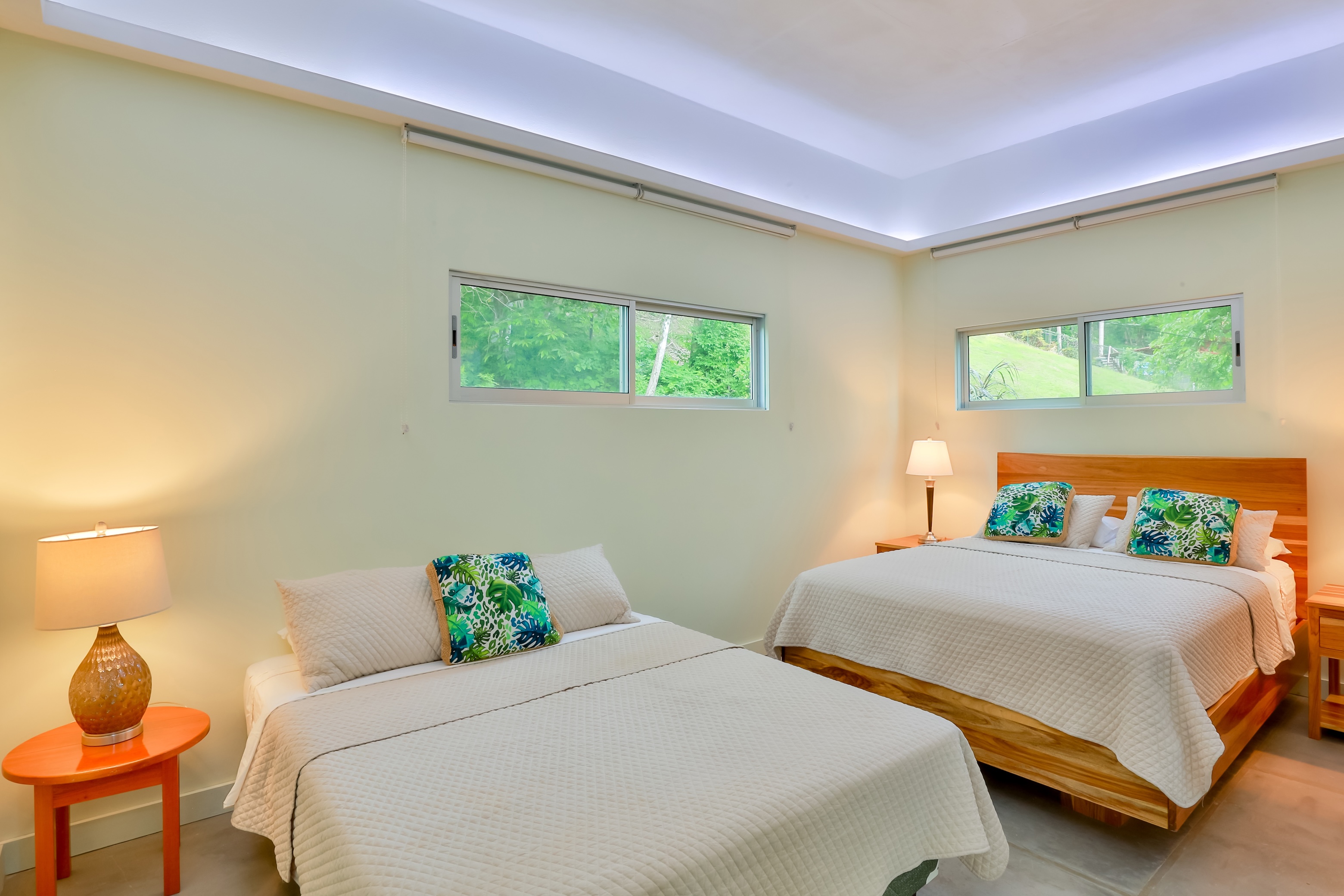 VILLA CAIMITO: EXCLUSIVE 9-BEDROOM PROPERTY WITH PACIFIC VIEWS, IN MANUEL ANTONIO