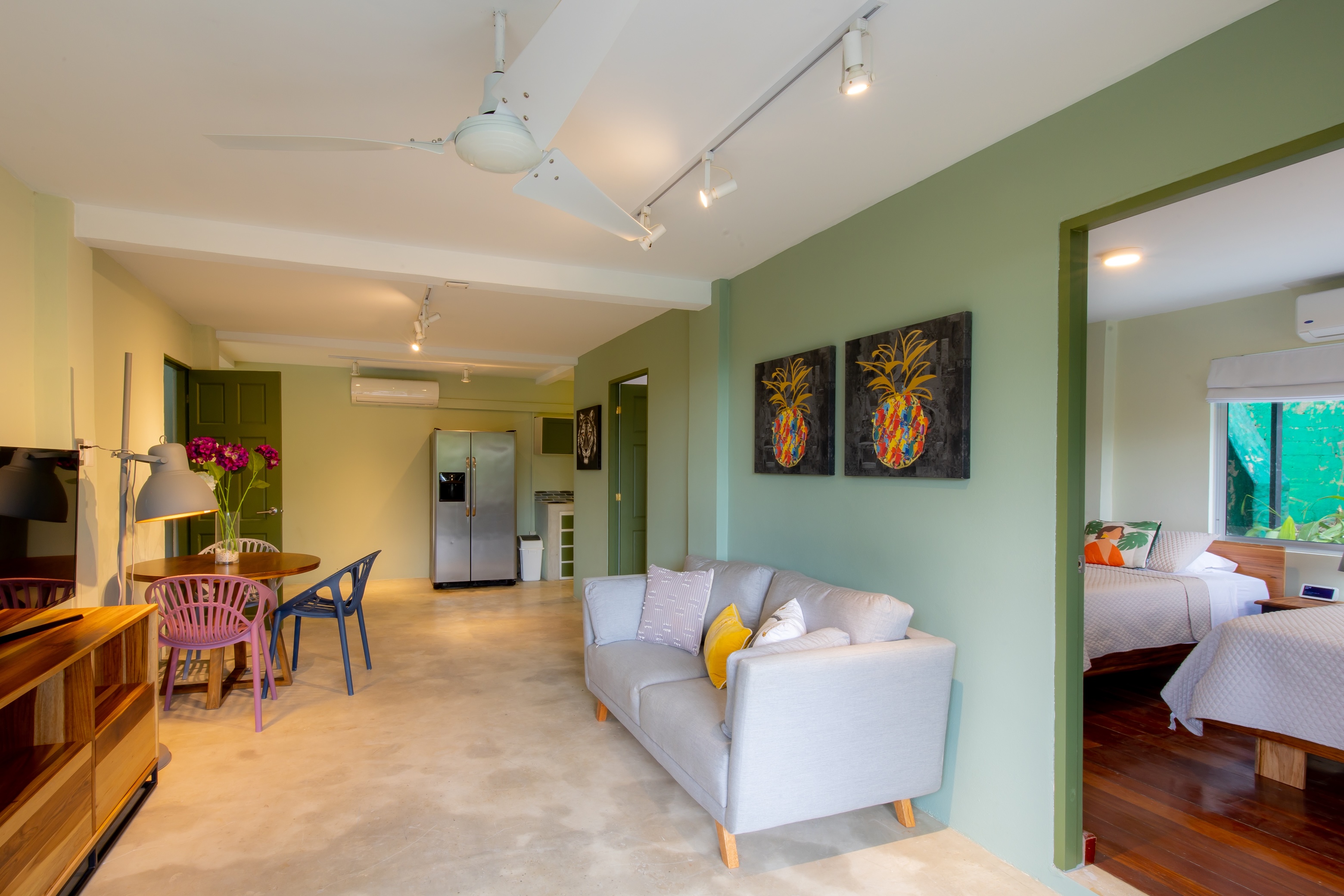 VILLA CAIMITO: EXCLUSIVE 9-BEDROOM PROPERTY WITH PACIFIC VIEWS, IN MANUEL ANTONIO