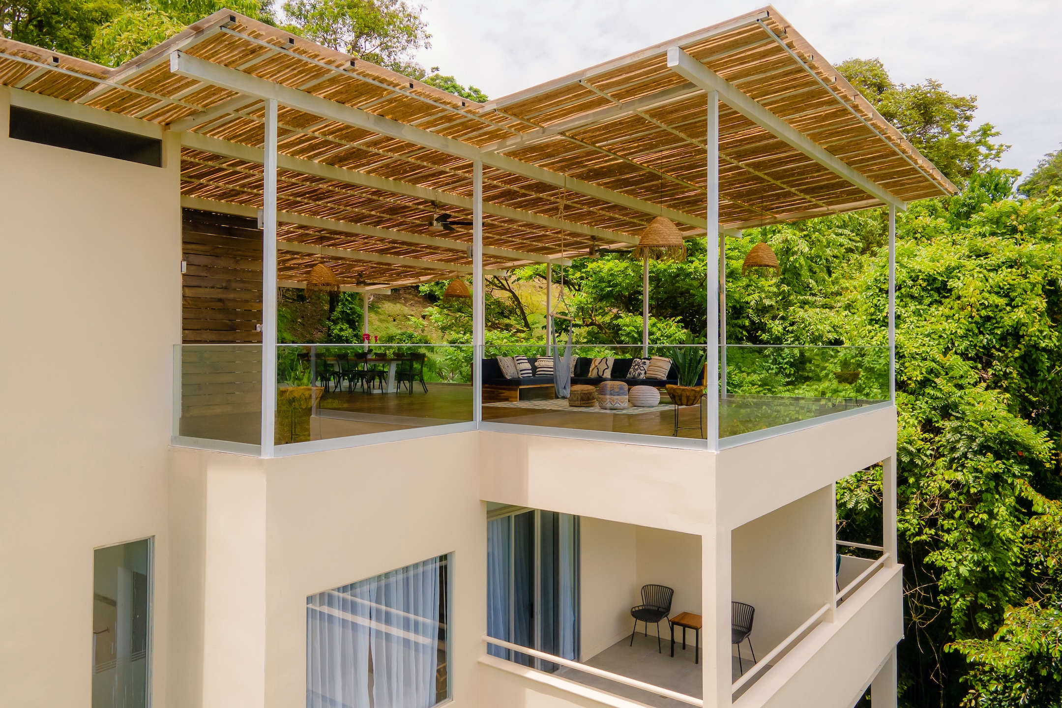 VILLA CAIMITO: EXCLUSIVE 9-BEDROOM PROPERTY WITH PACIFIC VIEWS, IN MANUEL ANTONIO