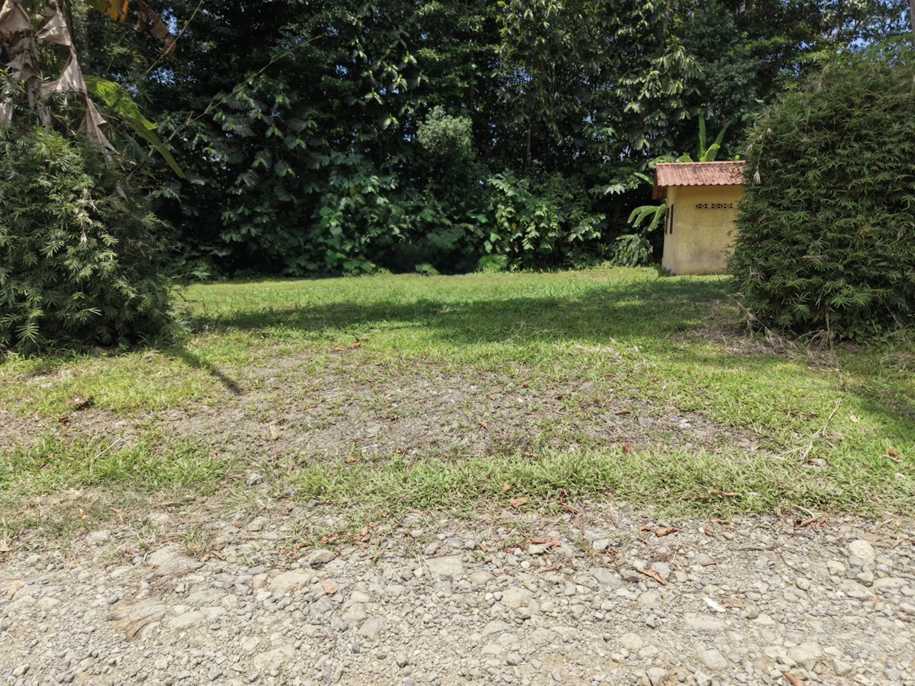 FLAT 1,201 M² PLOT WITH RESIDENTIAL AND COMMERCIAL ZONING, IN OJOCHAL