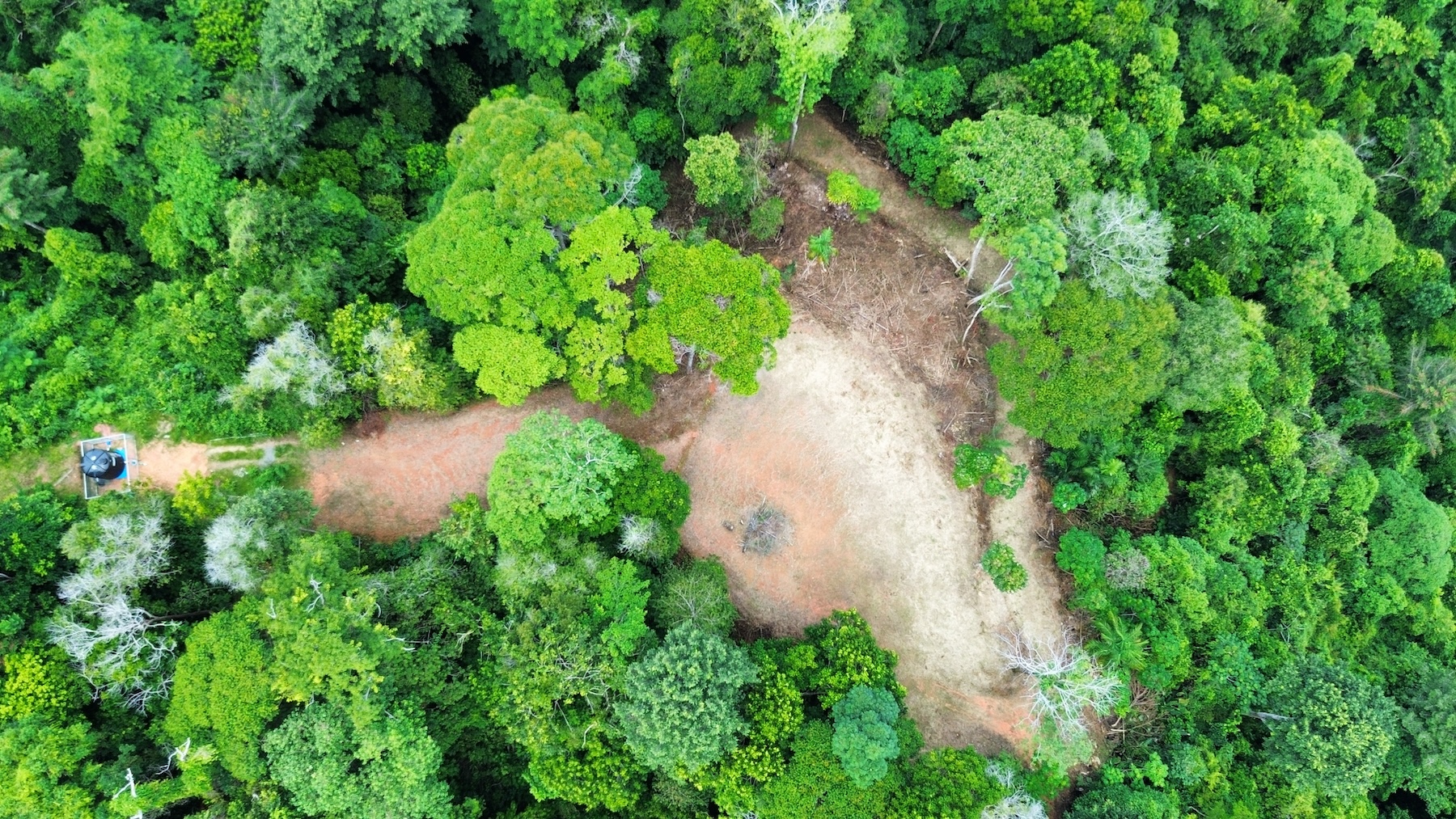 EXCLUSIVE 5.08-ACRE PROPERTY WITH OCEAN AND MOUNTAIN VIEWS, IN PUNTA MALA