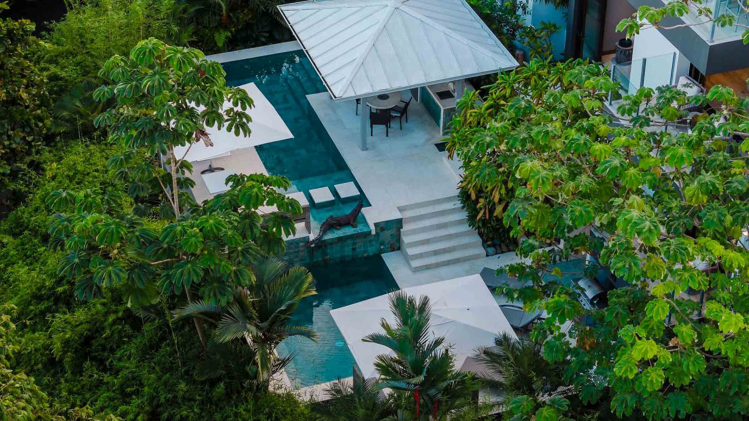 LUXURY VILLA WITH GUEST HOUSE AND HIGH RENTAL POTENTIAL, IN TULEMAR MANUEL ANTONIO