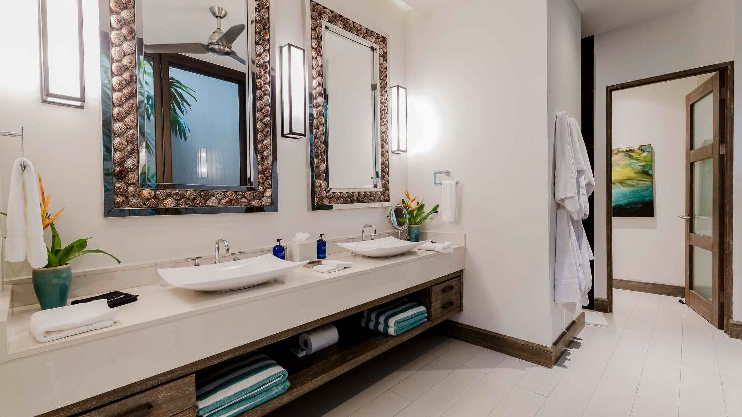 LUXURY VILLA WITH GUEST HOUSE AND HIGH RENTAL POTENTIAL, IN TULEMAR MANUEL ANTONIO