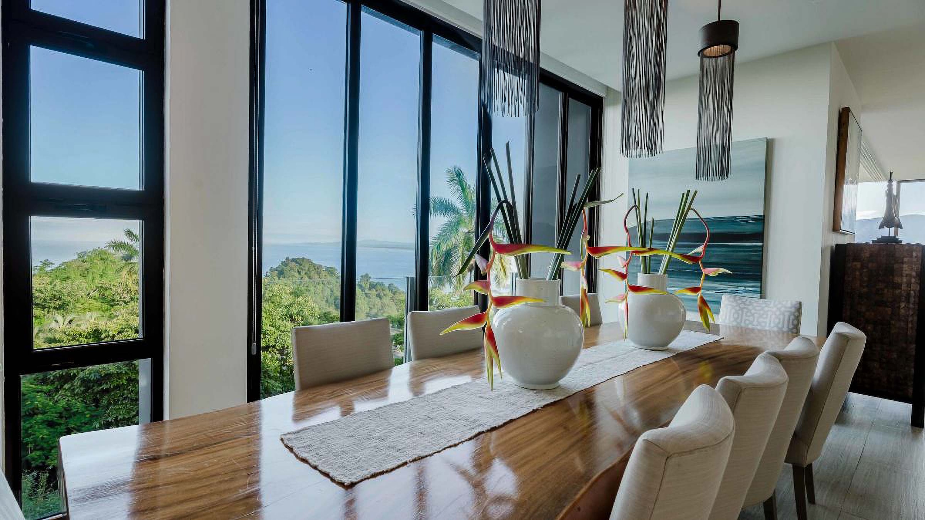 LUXURY VILLA WITH GUEST HOUSE AND HIGH RENTAL POTENTIAL, IN TULEMAR MANUEL ANTONIO